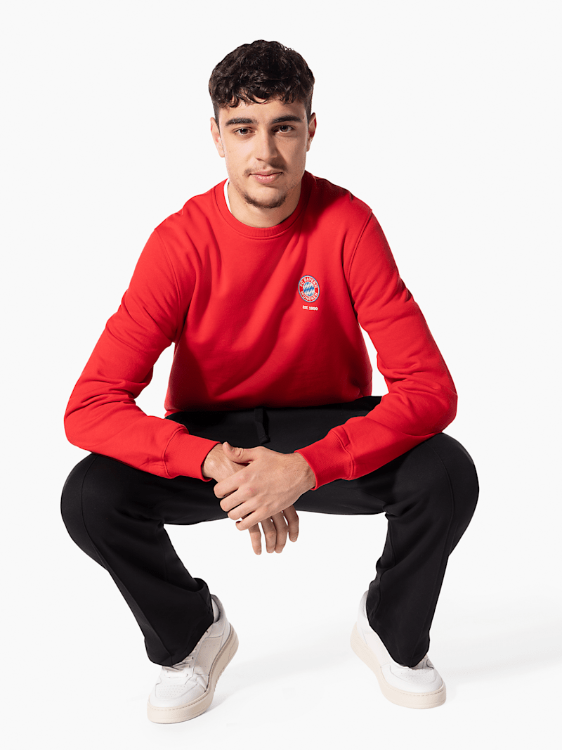 Men Sweatshirt Essential red | Official FC Bayern Munich Store
