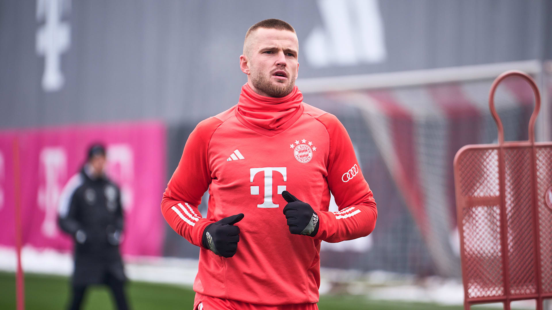Eric Dier mengalami cedera kaki saat bertabrakan dengan pemain Stuttgart