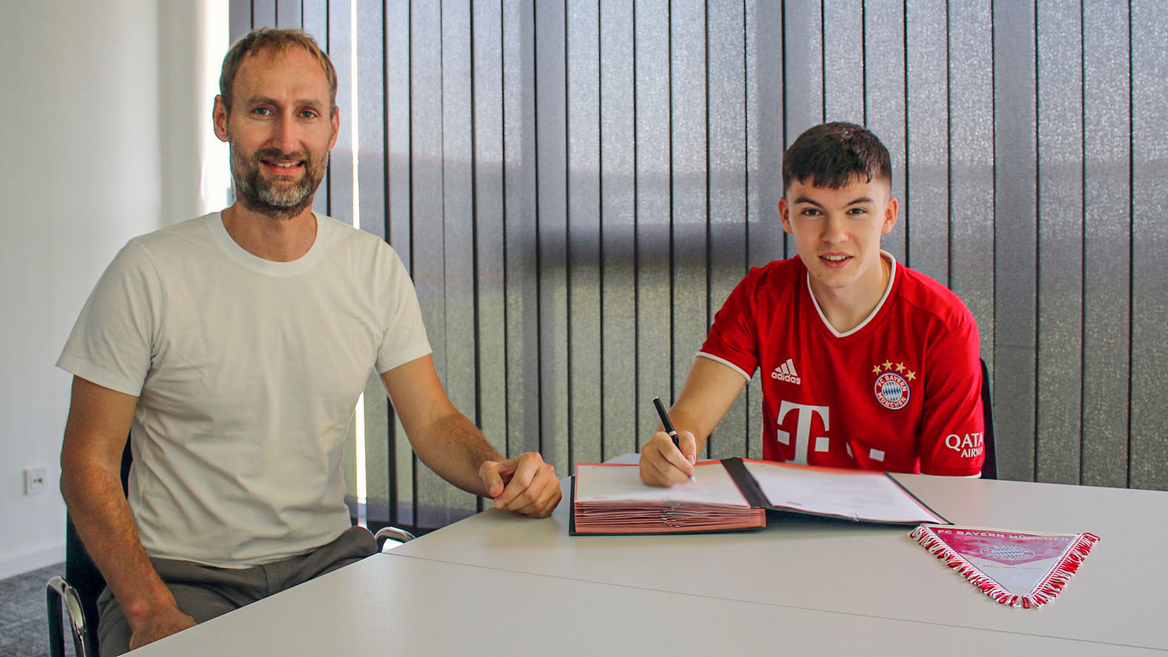 Barry Hepburn Wechselt An Den Fc Bayern Campus