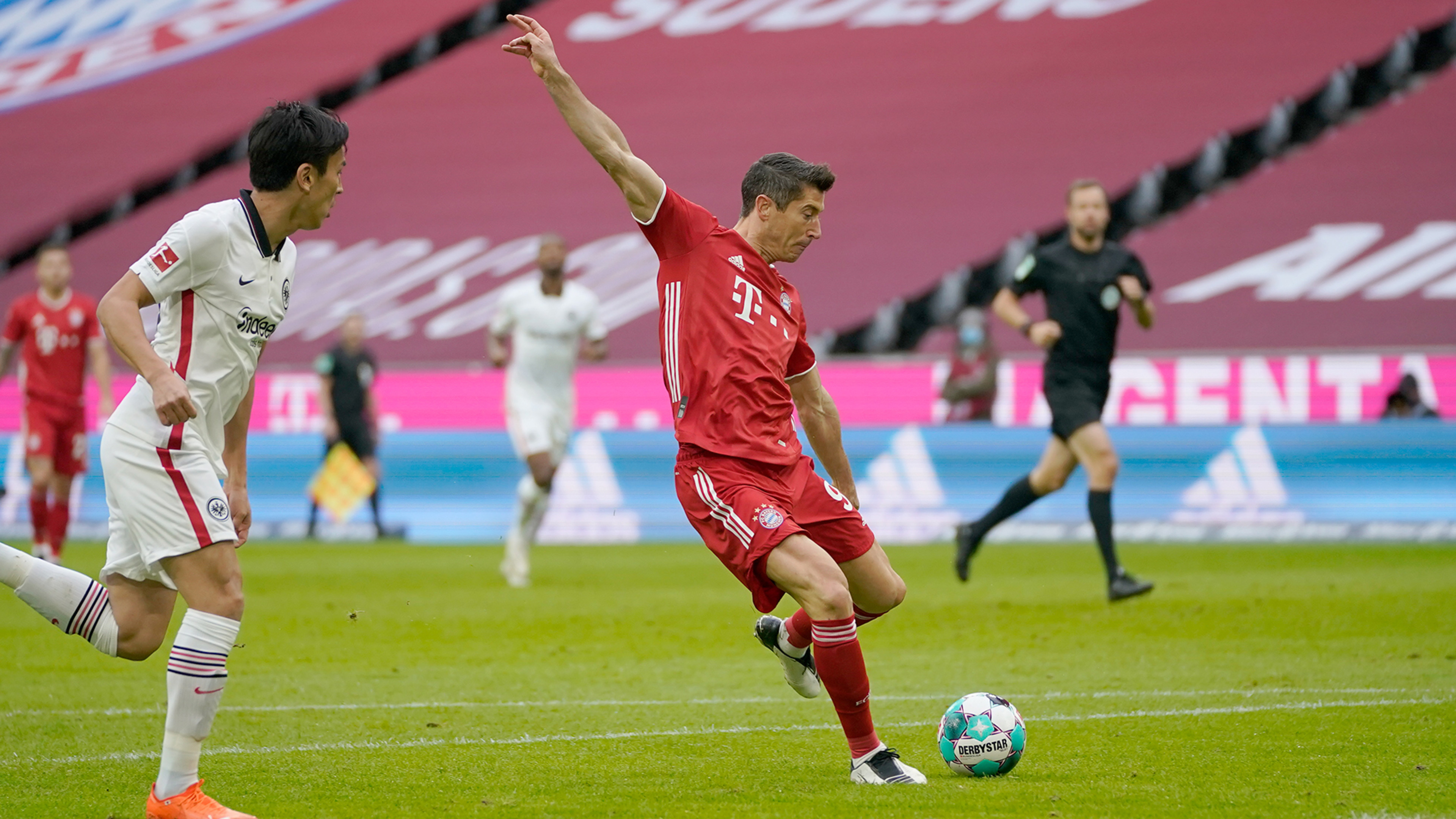 10 Goals In 5 Games New Bundesliga Record For Lewandowski