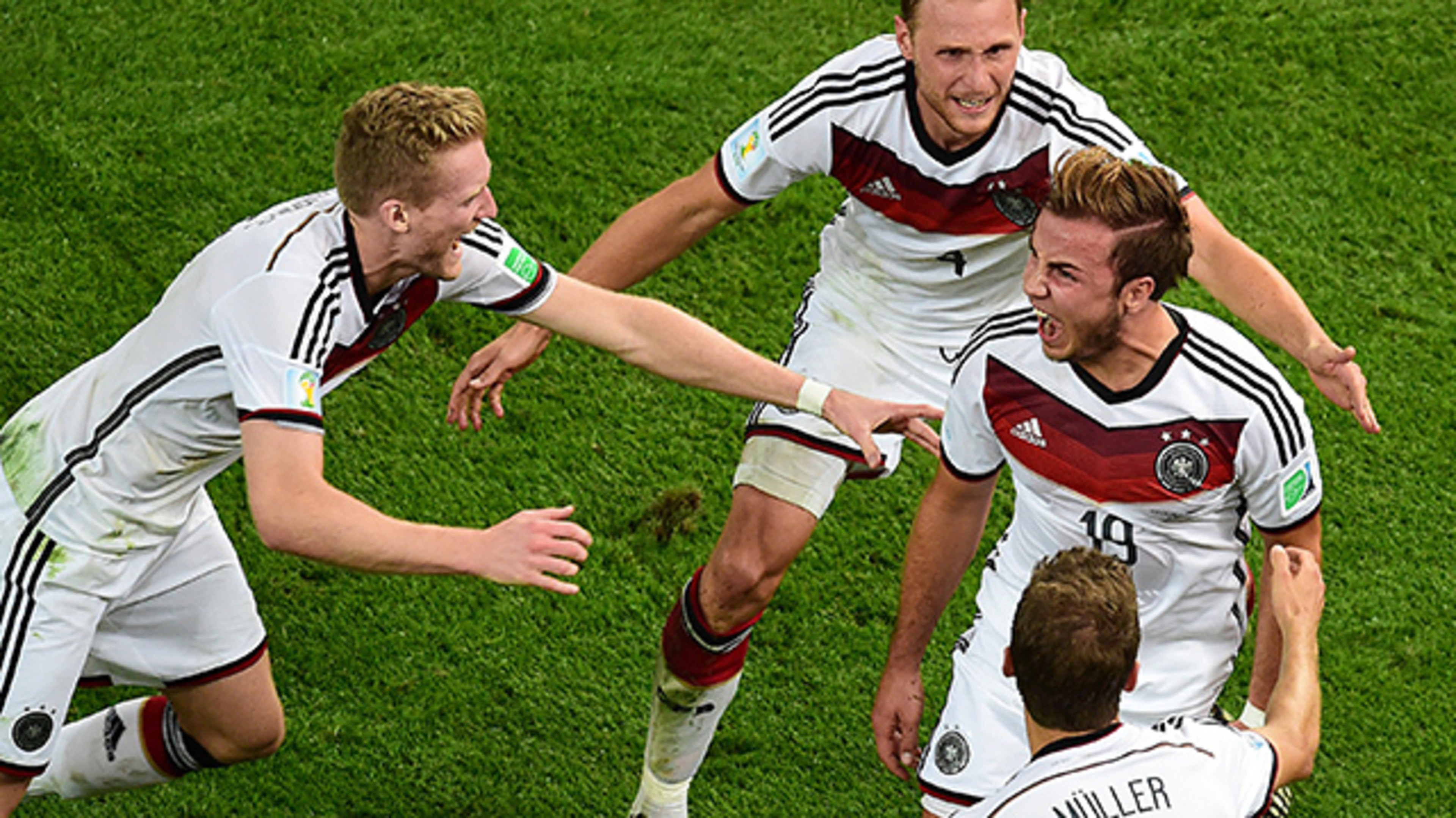 1 0 ゲッツェの決勝点でドイツ優勝 Fc Bayern Munich 1 0 ゲッツェの決勝点でドイツ優勝 Fc Bayern Munich
