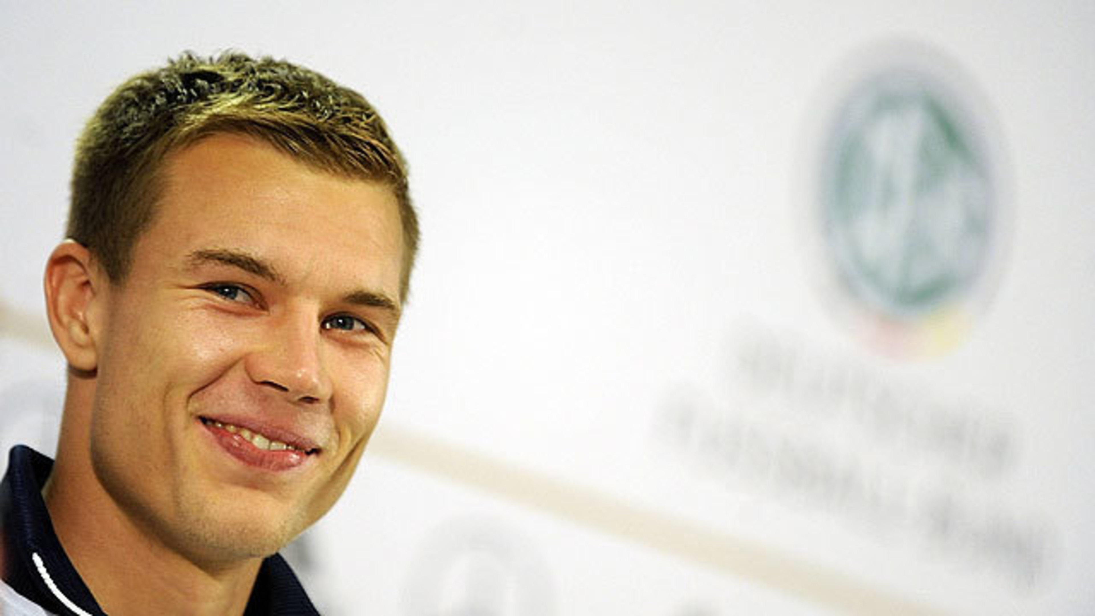Img Fcbayern Com Image Upload T Cms 16x9 F Auto Cms Public Images Fcbayern Com Media Images Homepage Spieler 14 15 Badstuber Badstuber Ima Jpg