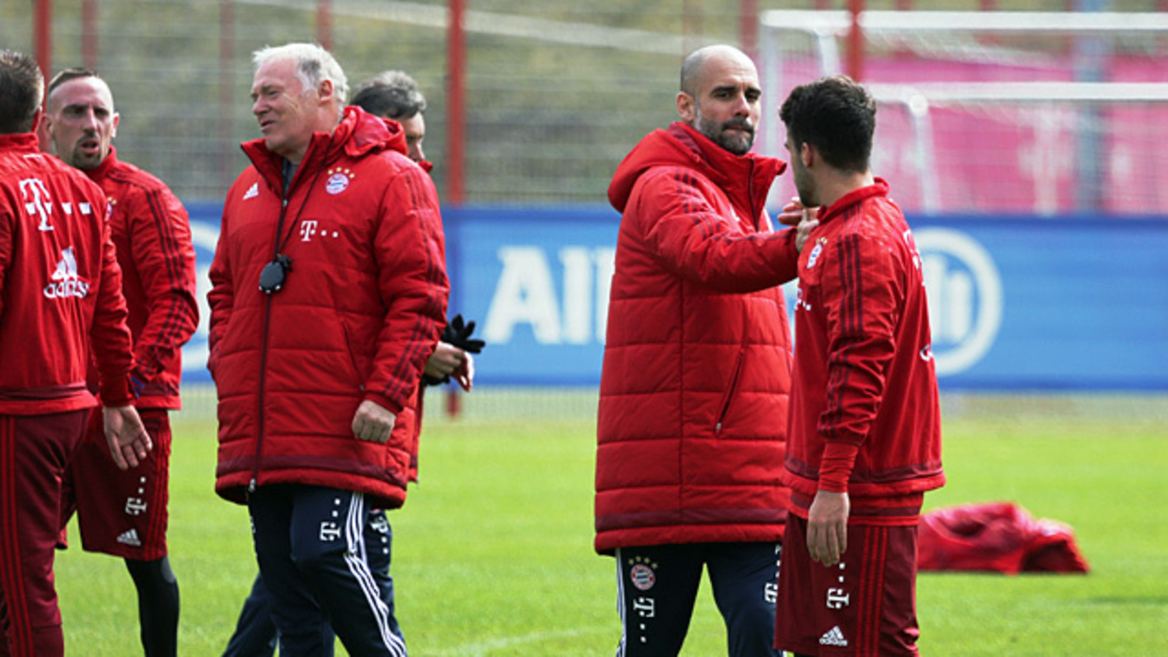 ペップと握手を交わし イースター休暇へ Fc Bayern Munich ペップと握手を交わし イースター休暇へ Fc Bayern Munich