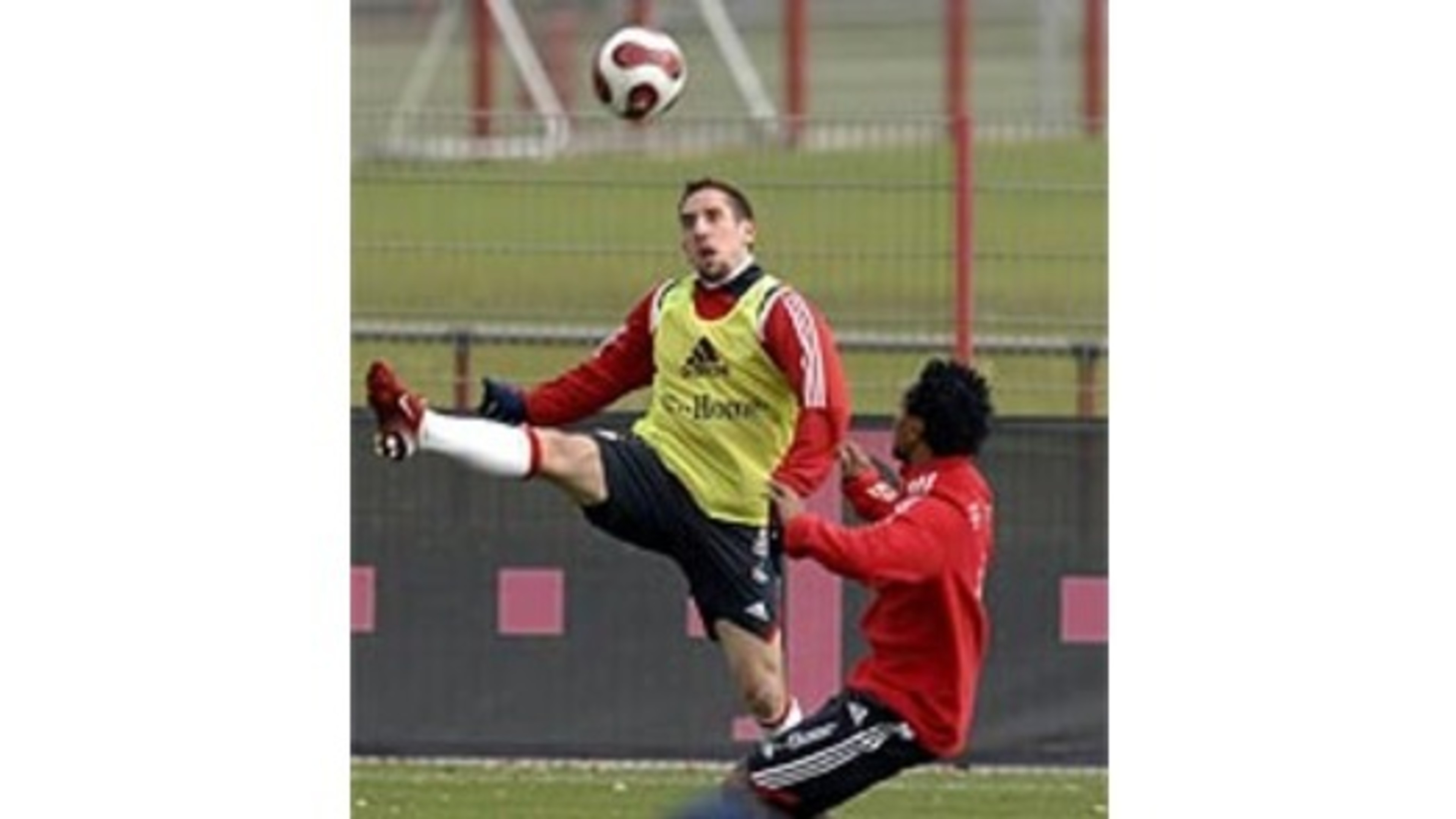 B ヒッツフェルト フルに集中することを要求 B Fc Bayern Munich