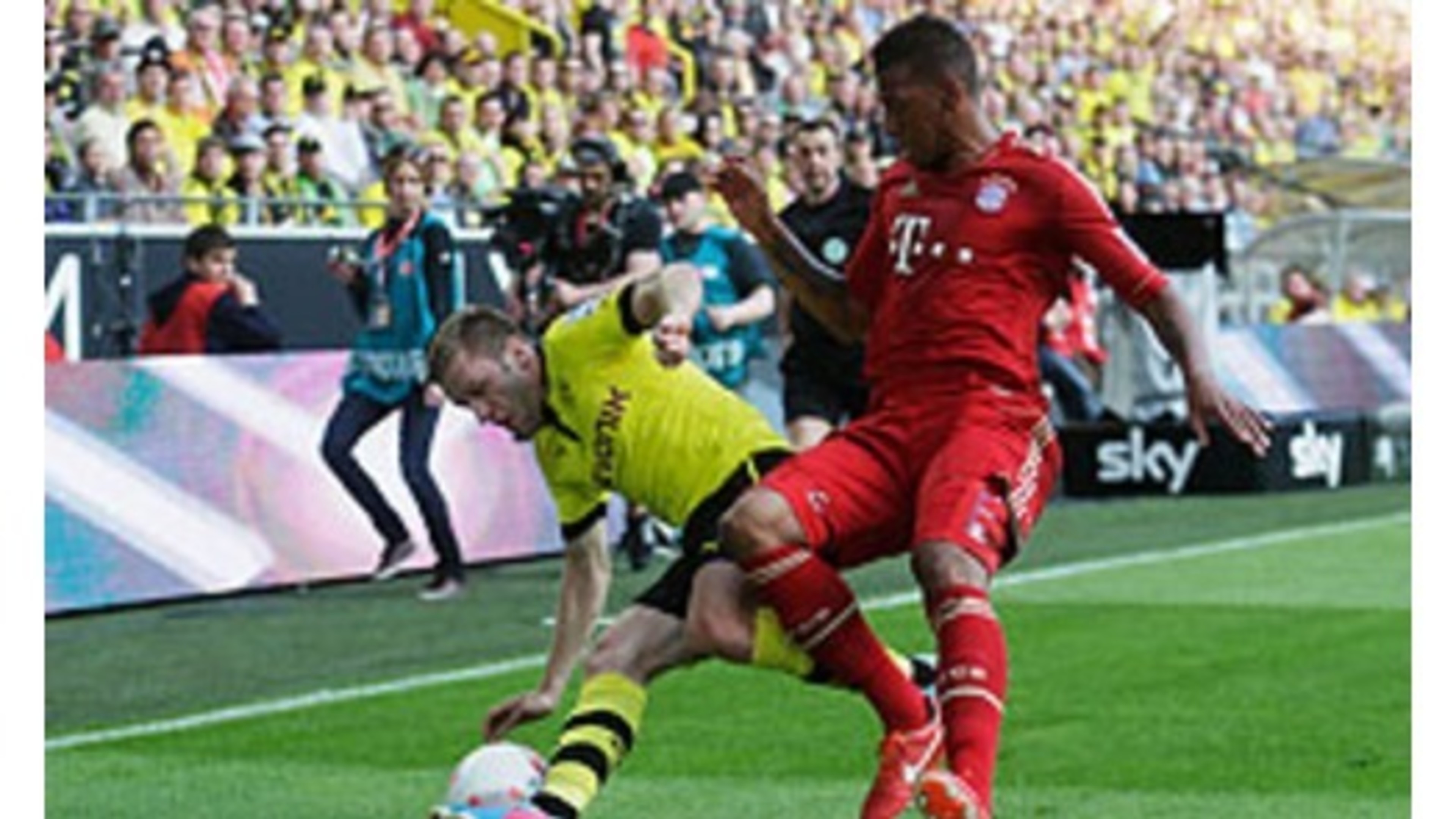 退場者を出しながらも引き分けに Fc Bayern Munich