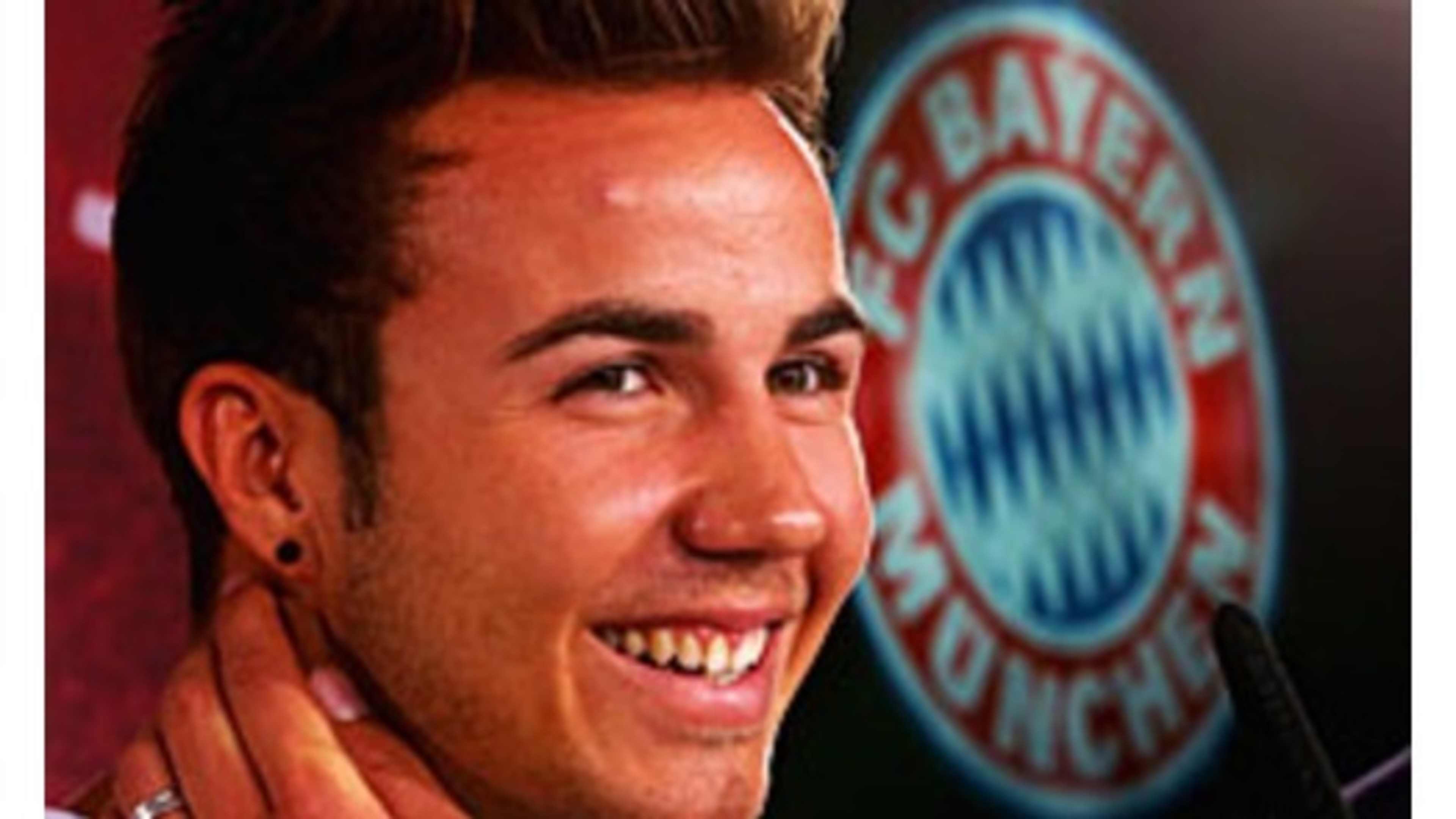 ゲッツェ ザマー 共に喜びを表現 Fc Bayern Munich ゲッツェ ザマー 共に喜びを表現 Fc Bayern Munich
