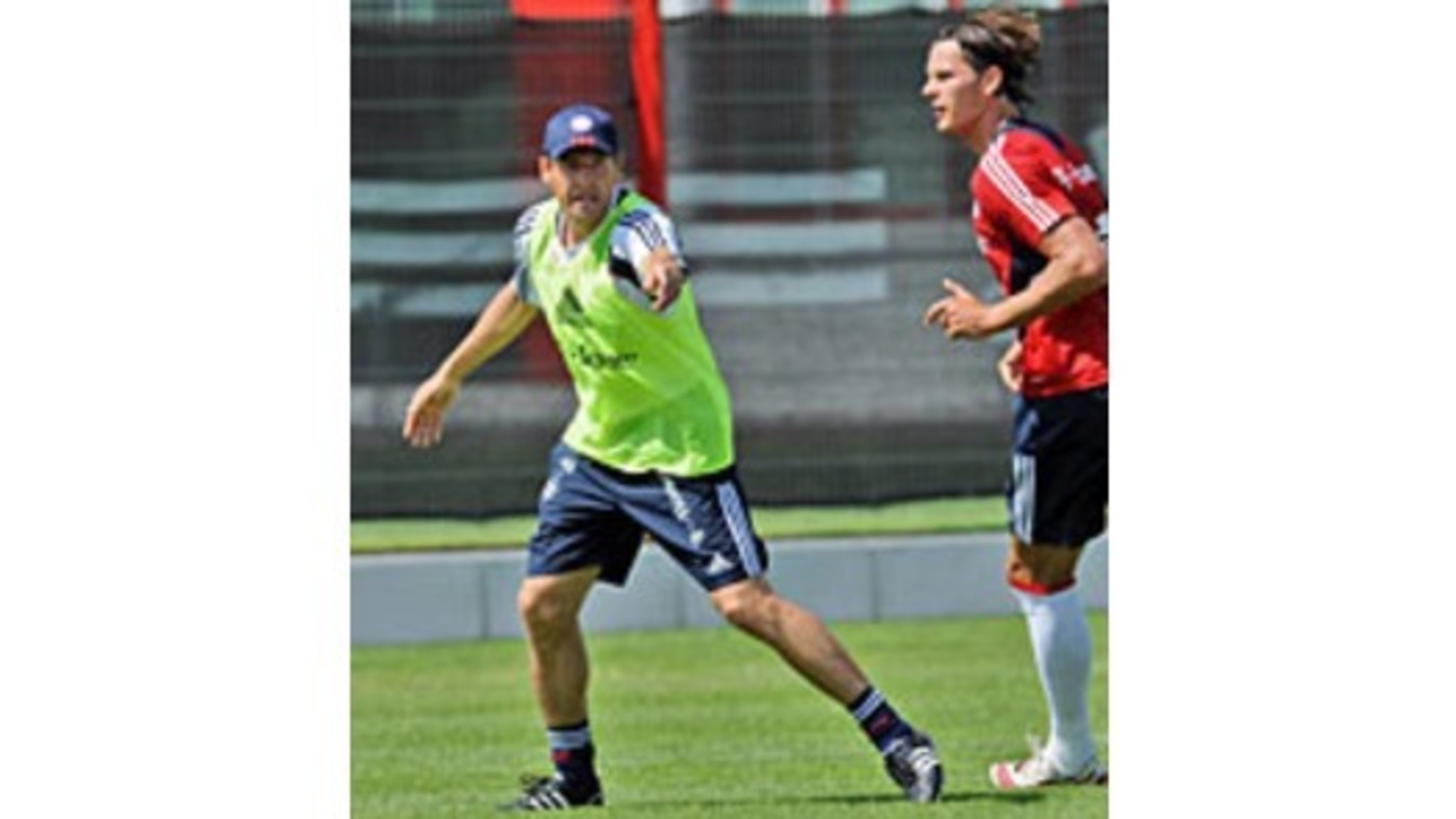 B Fcb 独自のサッカースタイルを確立する B Fc Bayern Munich