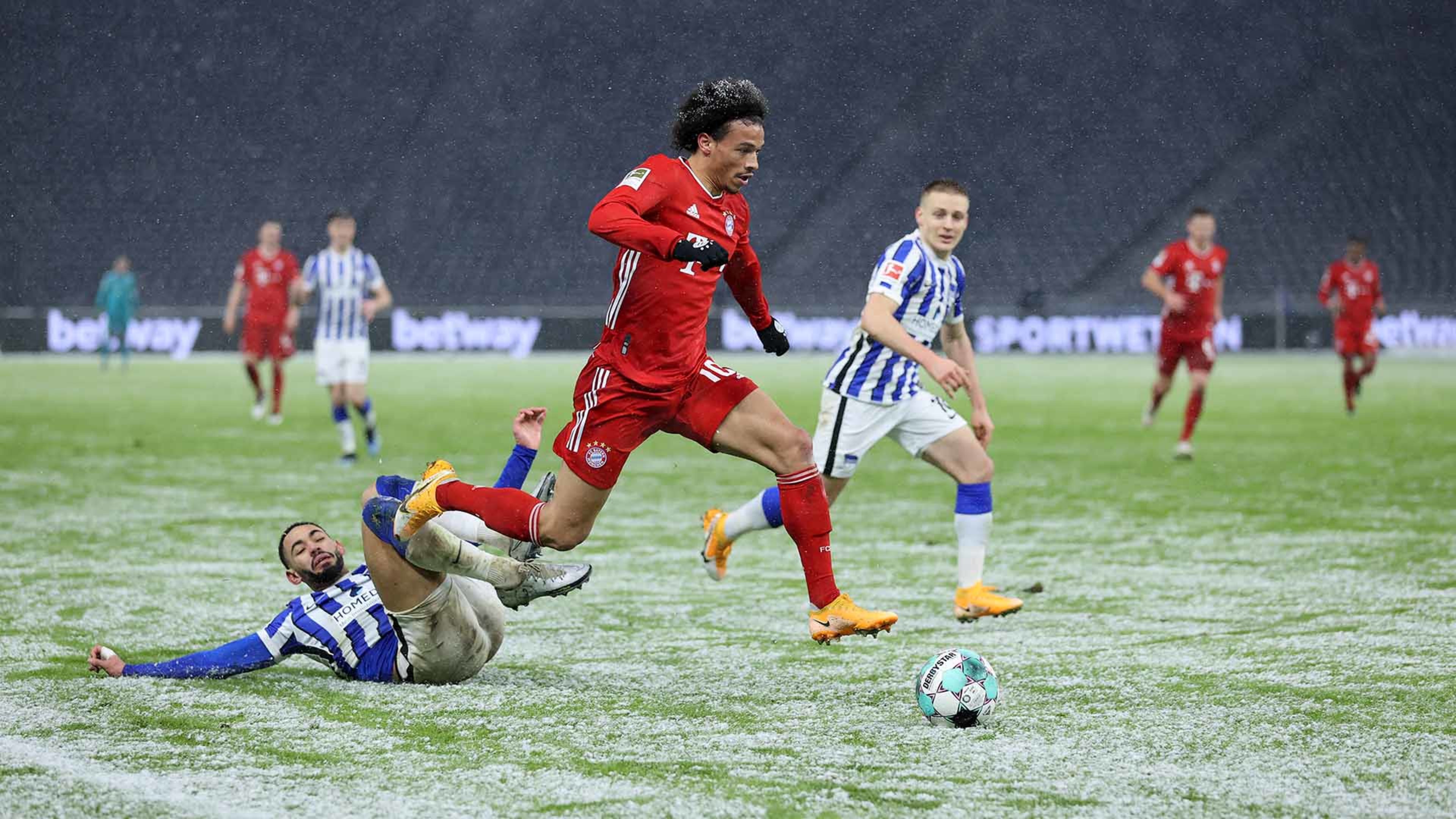 Bayern Maintain Strong Run With Victory Over Hertha Fc Bayern Munich