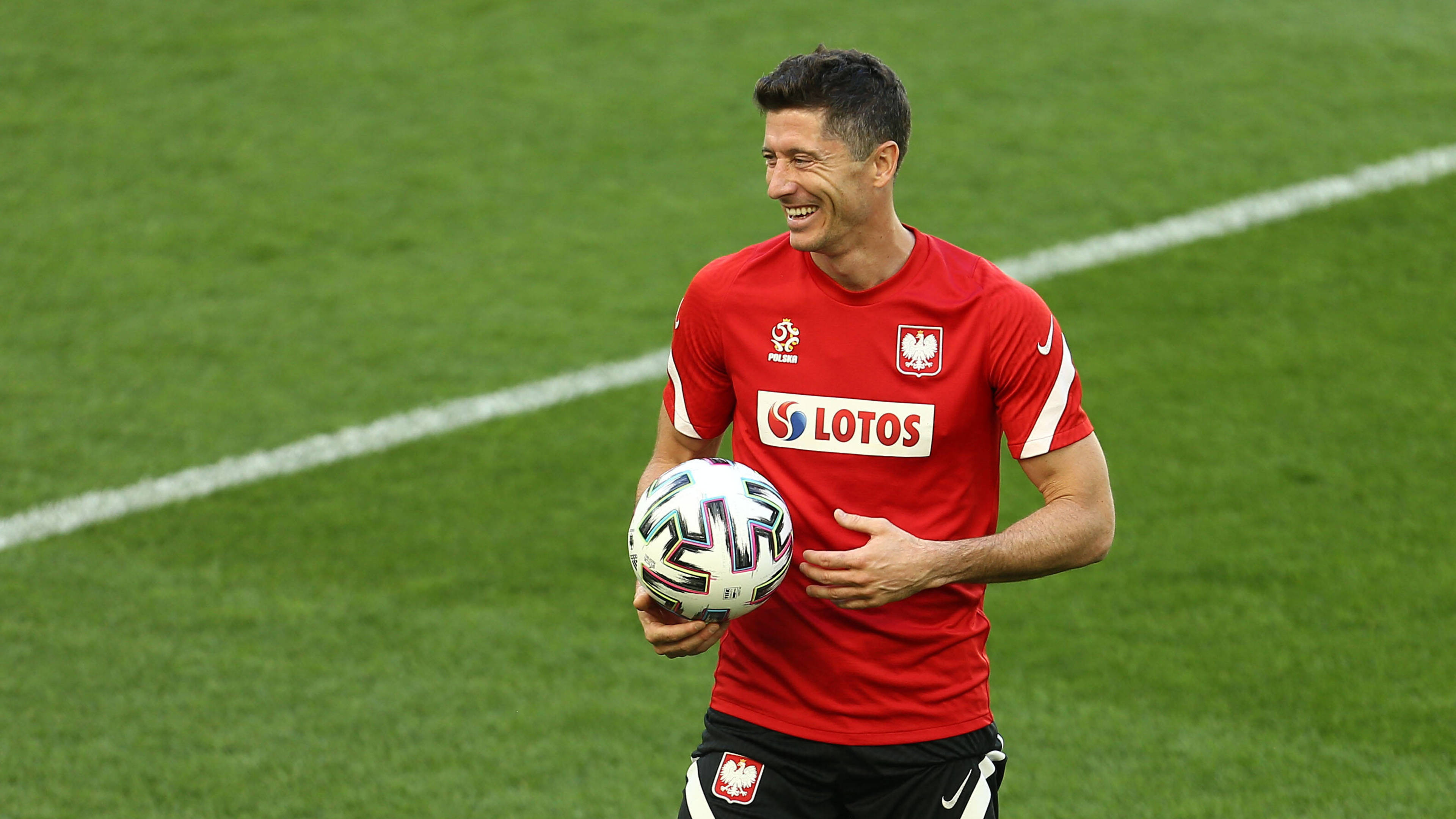 初戦 世界最優秀選手レヴァンドフスキがユーロの舞台へ