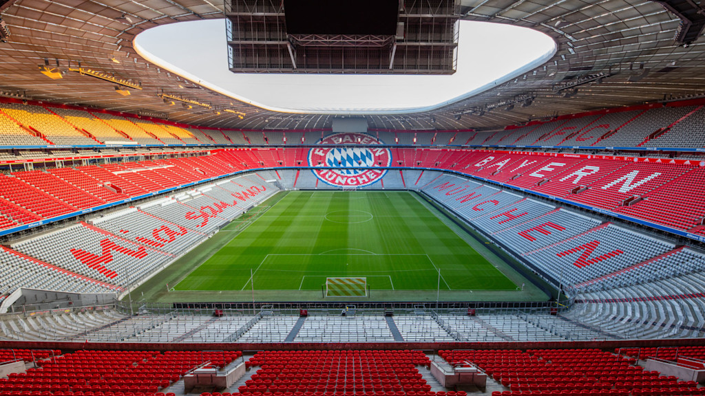 Allianz Arena Erstrahlt Im Bayern Look Fc Bayern Munchen