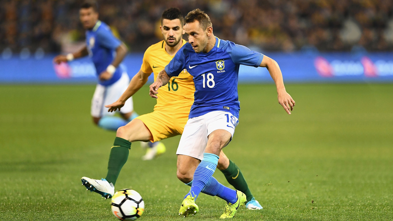 勝利のブラジル ラフィーニャとコスタが先発出場 Fc Bayern Munich