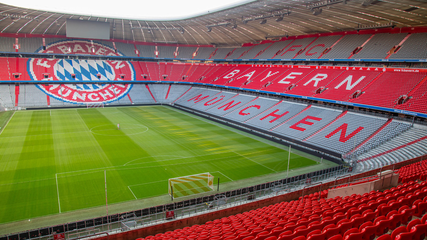 バイエルンの装いを施されたアリアンツ アレーナ Fc Bayern Munich バイエルンの装いを施されたアリアンツ アレーナ Fc Bayern Munich