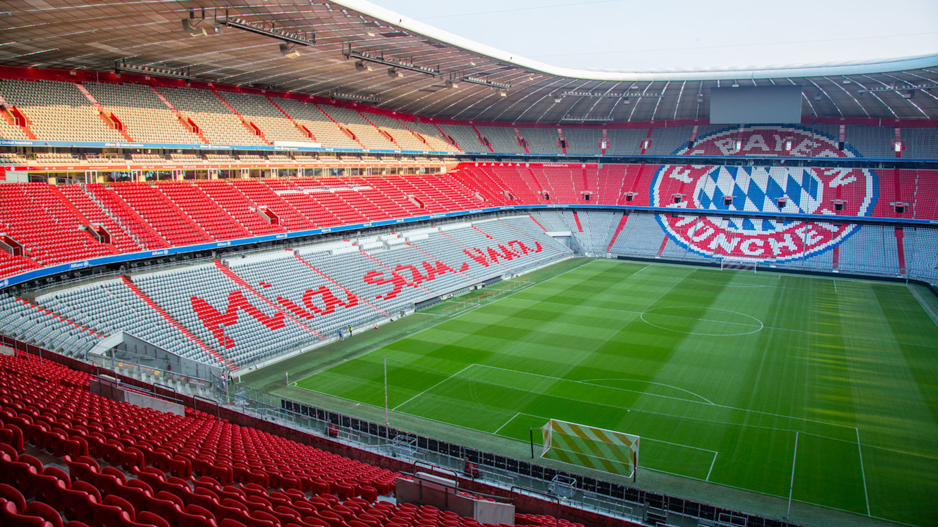 バイエルンの装いを施されたアリアンツ アレーナ Fc Bayern Munich バイエルンの装いを施されたアリアンツ アレーナ Fc Bayern Munich