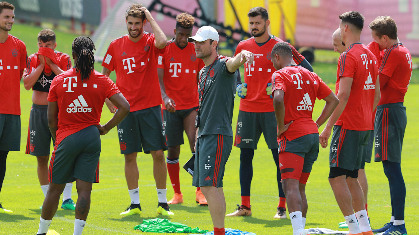 ロベルト コヴァチとトレーニング Fc Bayern Munich ロベルト コヴァチとトレーニング Fc Bayern Munich