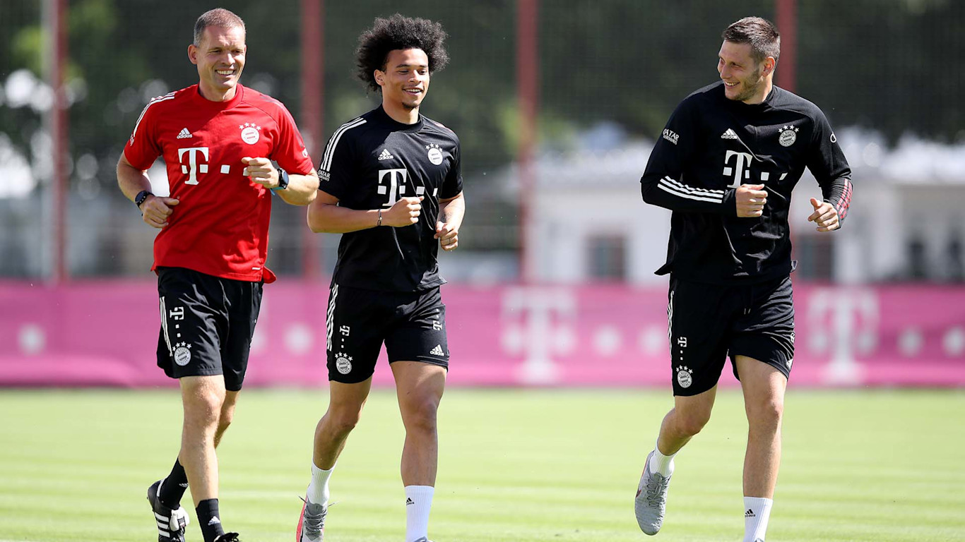 Leroy Sane Trainiert Erstmals Beim Fc Bayern Leroy Sane Trainiert Erstmals Beim Fc Bayern