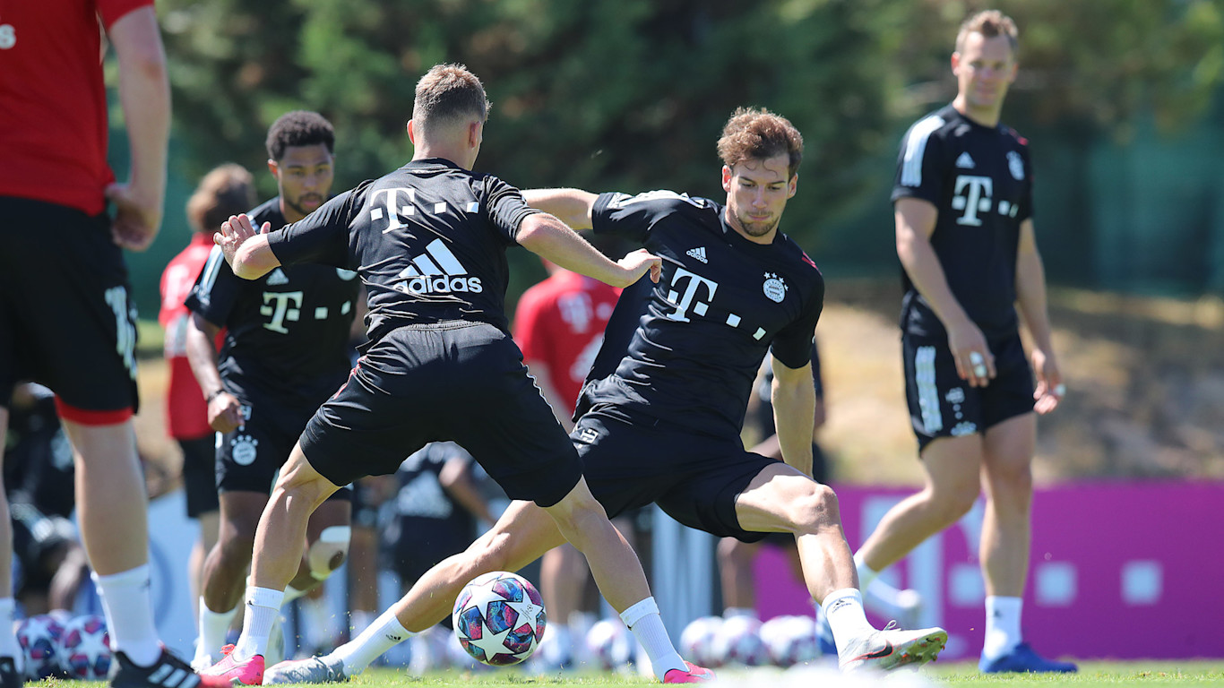First Training Session In Portugal Fc Bayern Start Preparations For Barca Clash