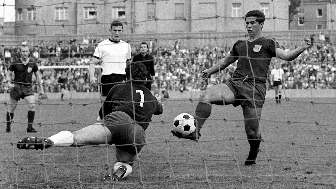 13 Special Moments In Gerd Muller S Career