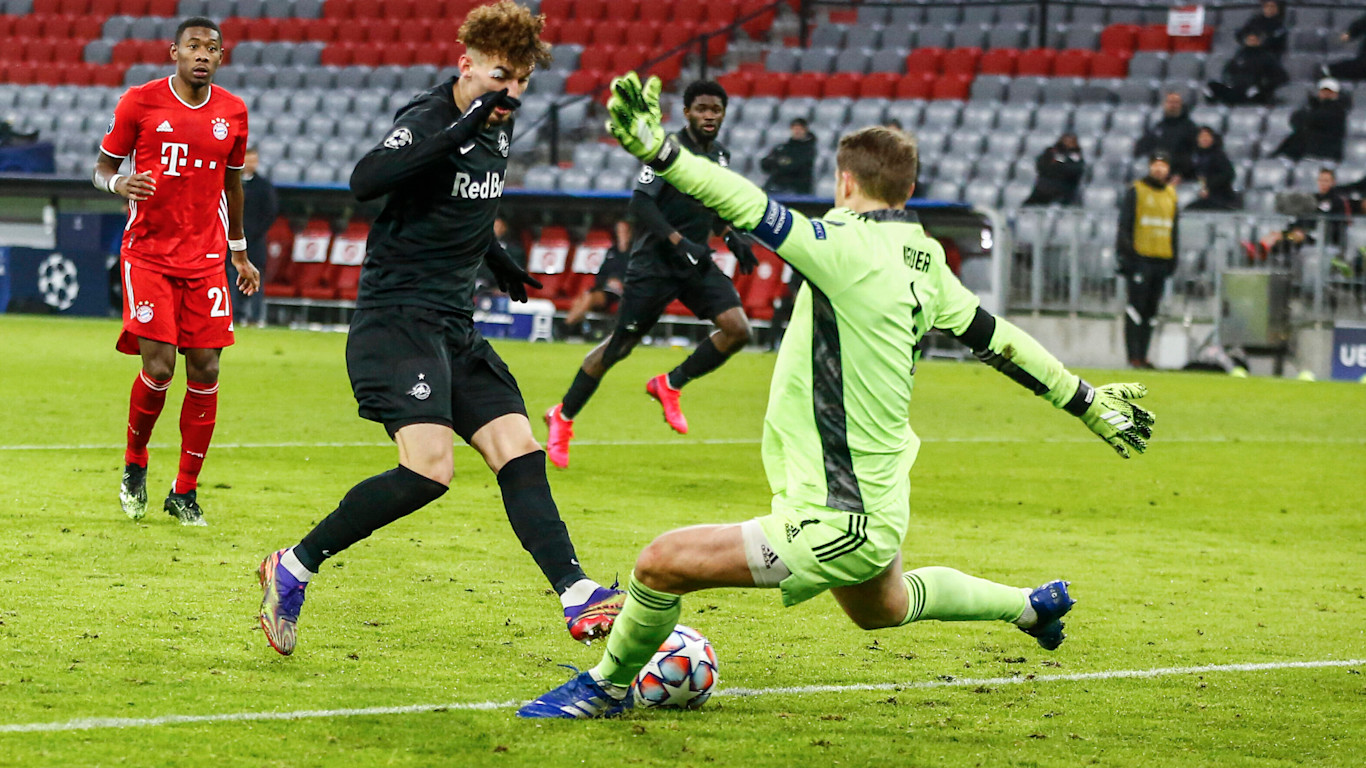 Manuel Neuer Halt Bayerns Gruppensieg Fest