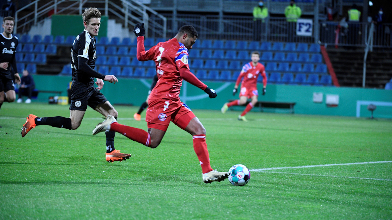Imagegallery キール Vs Fcバイエルン Dfb Cup 21