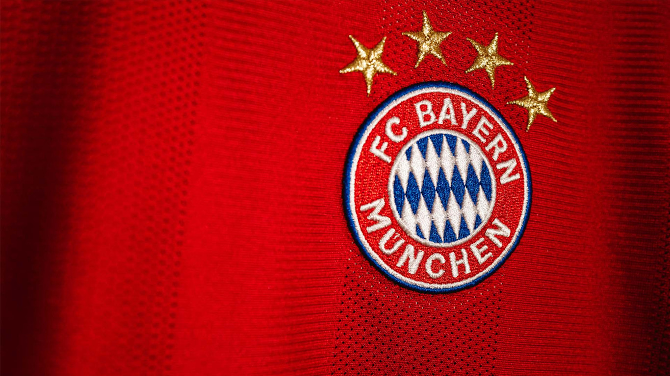 100 000 Euro Fur Hochwasser Opfer Fc Bayern Spendenaktion Mit Telekom Und Koln