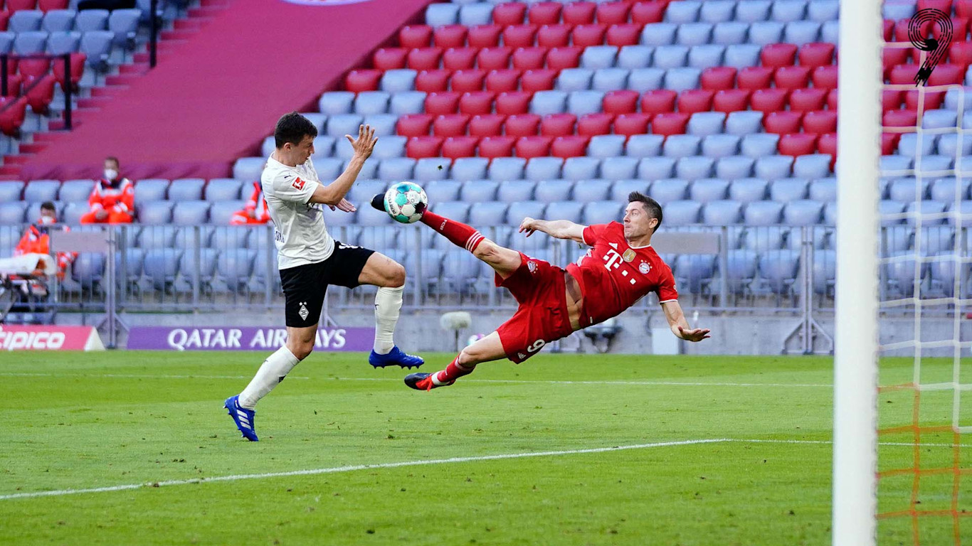 His 199th Bundesliga goal for FCB was a real wonder goal. Lewandowski then made it 200 from the penalty spot.