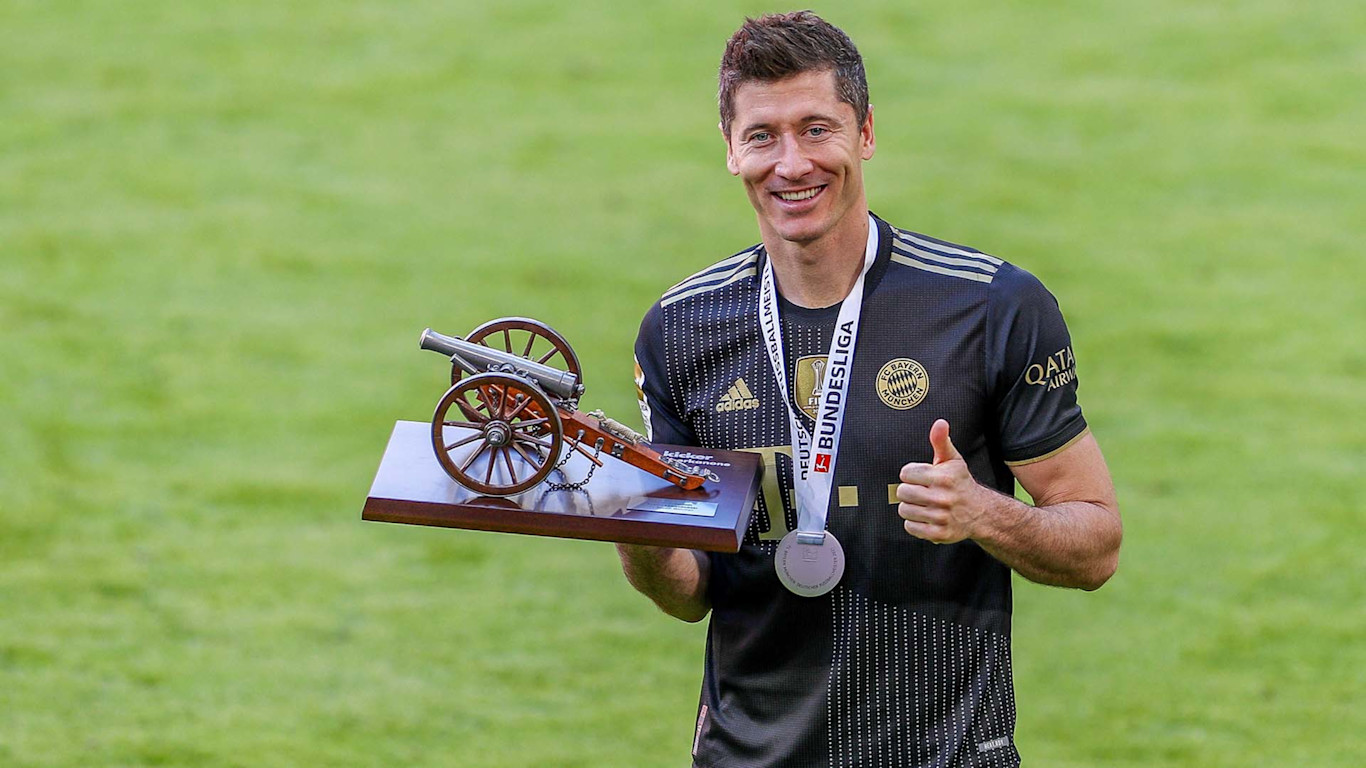 Robert Lewandowski vom FC Bayern setzte sich bei der Wahl zu Deutschlands Fußballer des Jahres 2021 durch und verteidigte seinen Titel.