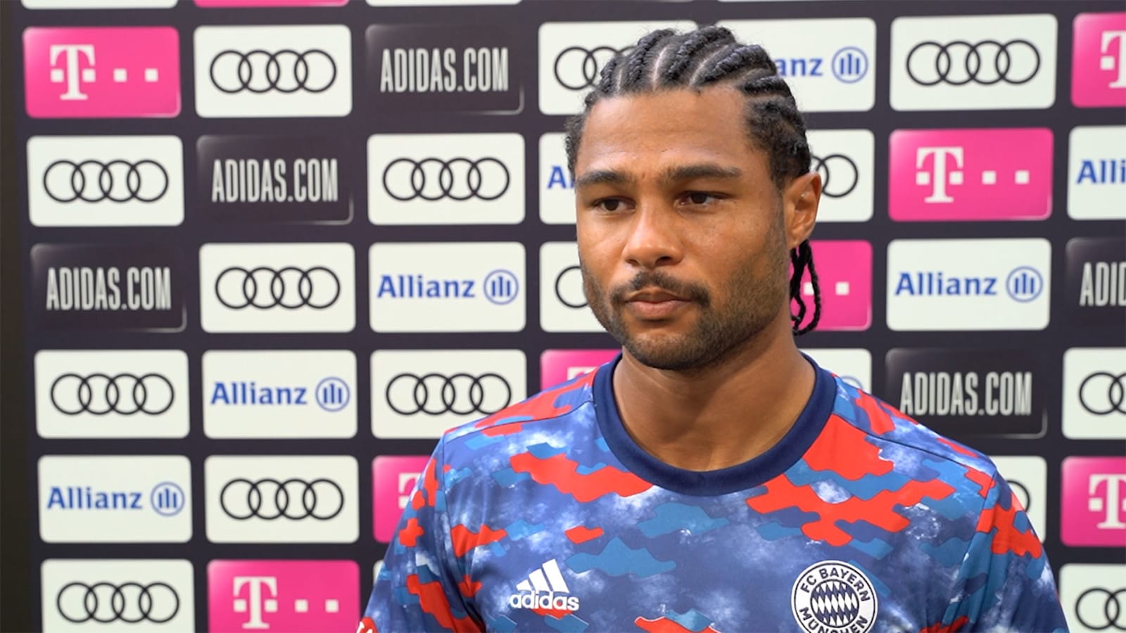 Video FC Bayern SSC Neapel Interview mit Serge Gnabry