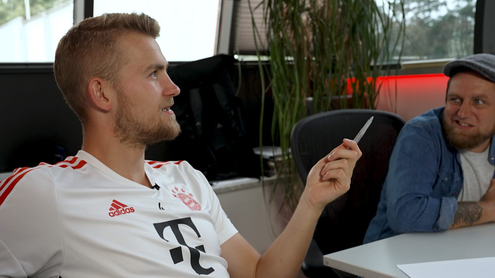 Video German lessons with Matthijs de Ligt Part 1 FC Bayern