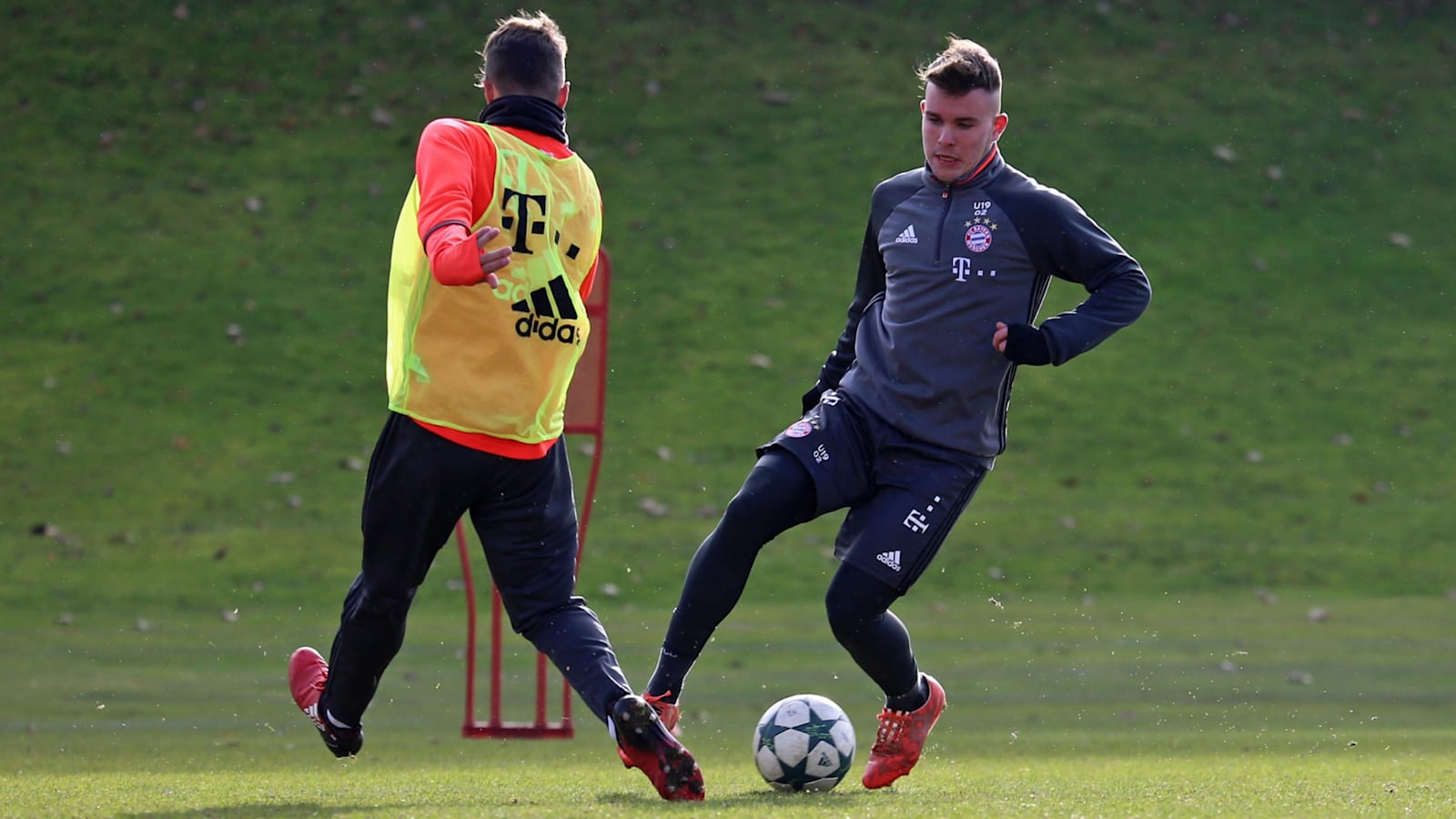 u19kickers_fcb_091216