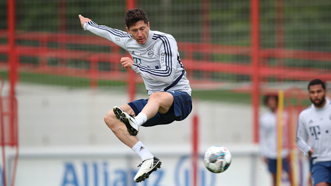 ドリブル パス シュート ５つの場所でサーキットトレーニング Fc Bayern Munich