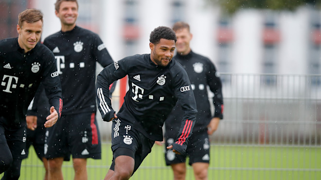 Galerie Training In Zwei Gruppen Bayern Startet Chelsea Vorbereitung