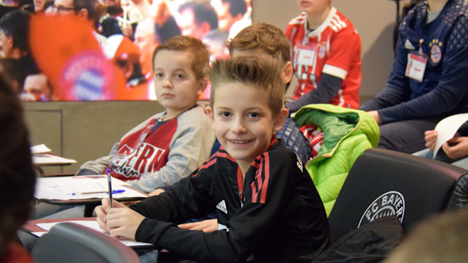 kinder pk mit manuel neuer fc bayern kids club