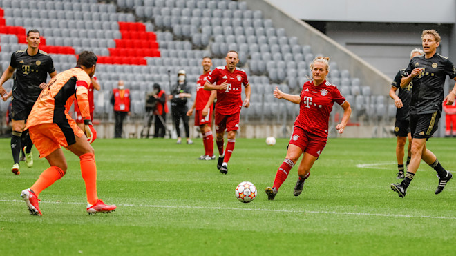 Prezentaciya Komandy Na Sezon 2021 22 Fc Bayern Munich