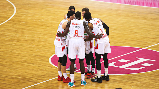 Schönes Geschicklichkeitsspiel für 1 oder mehrere Spieler aus Holz Basketball 