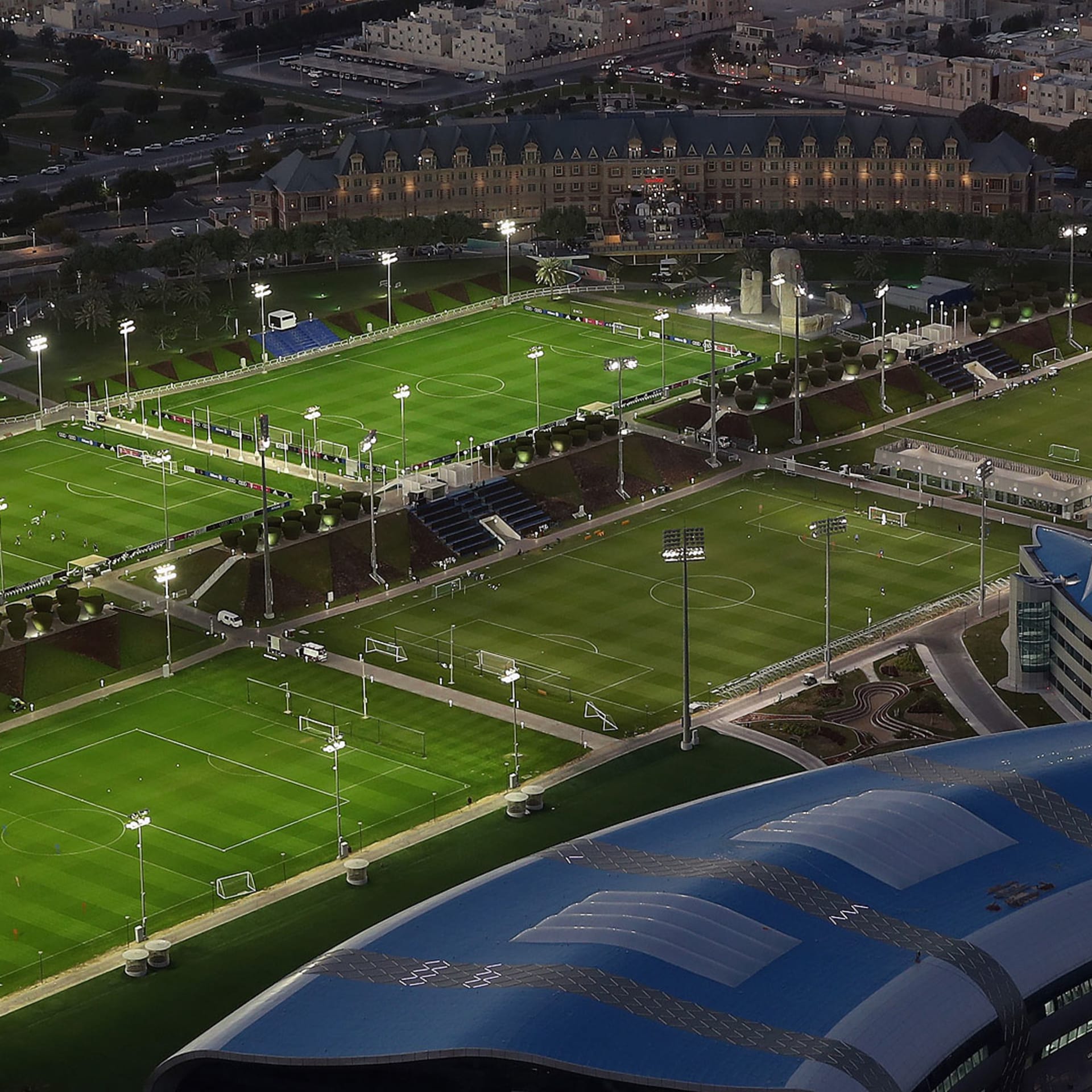 The Fc Bayern Men S And Women S Teams Will Travel To Doha For Training Camps