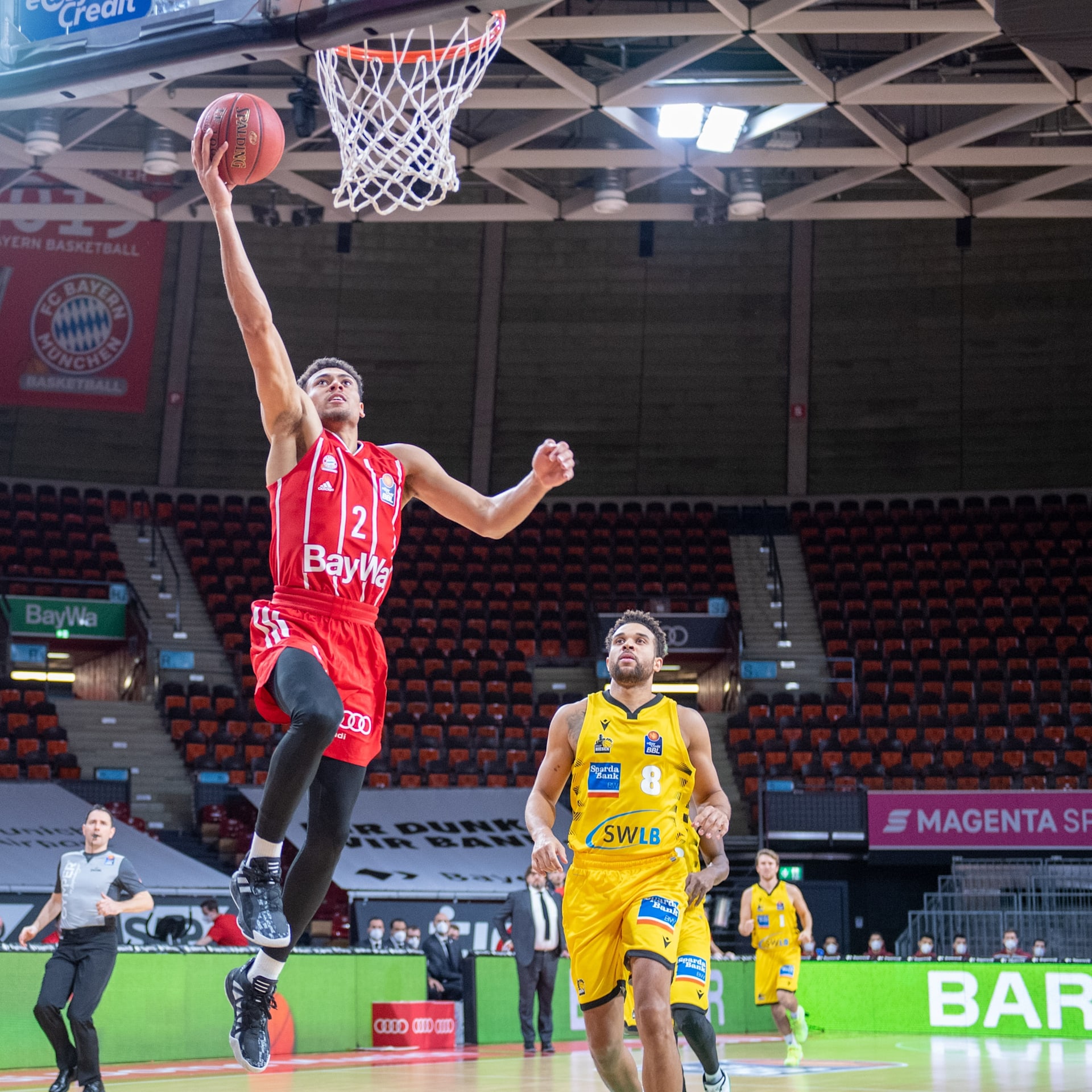 Bayern streamrolls the Giants late and remain undefeated