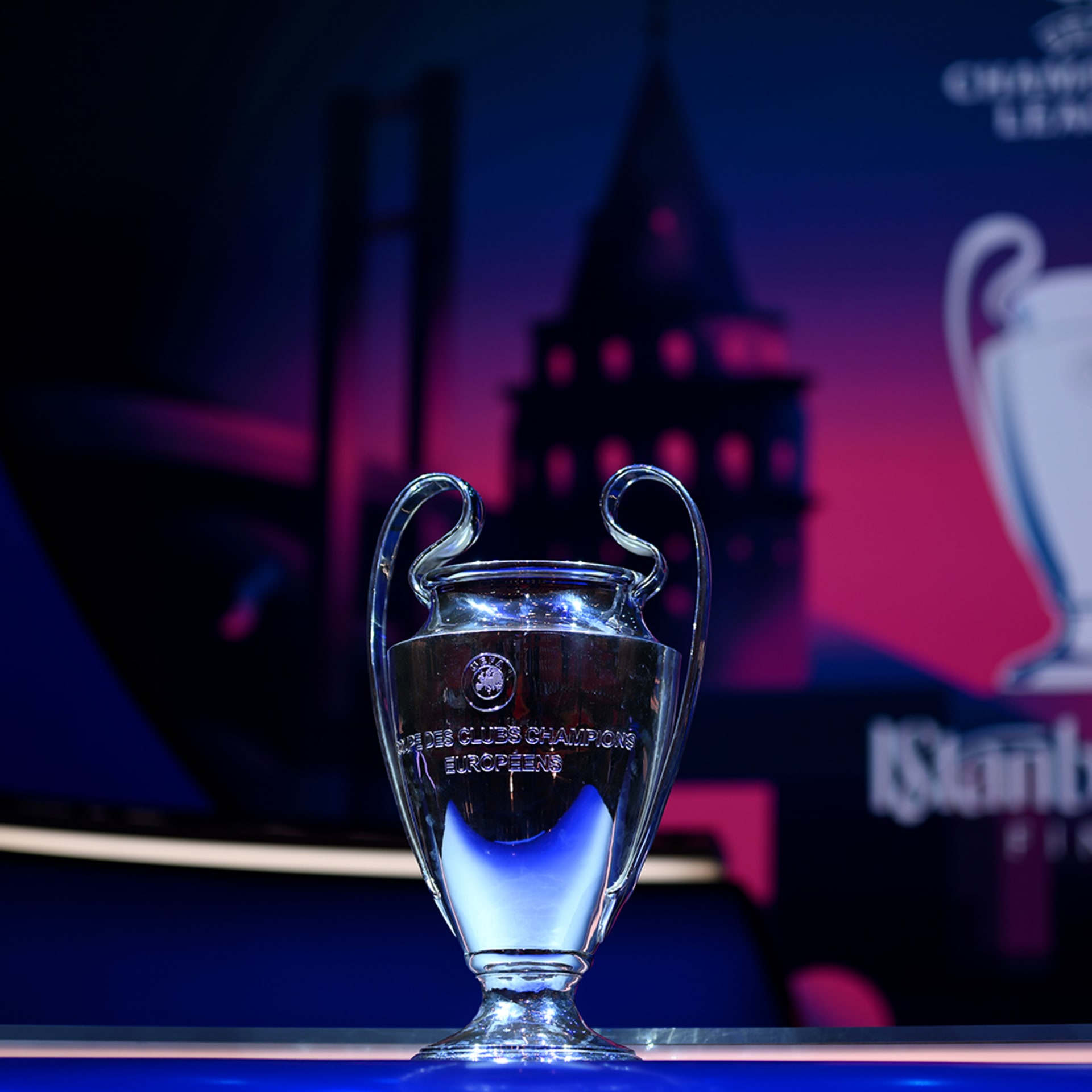 Which teams have qualified for Champions League 2018-19 last 16?