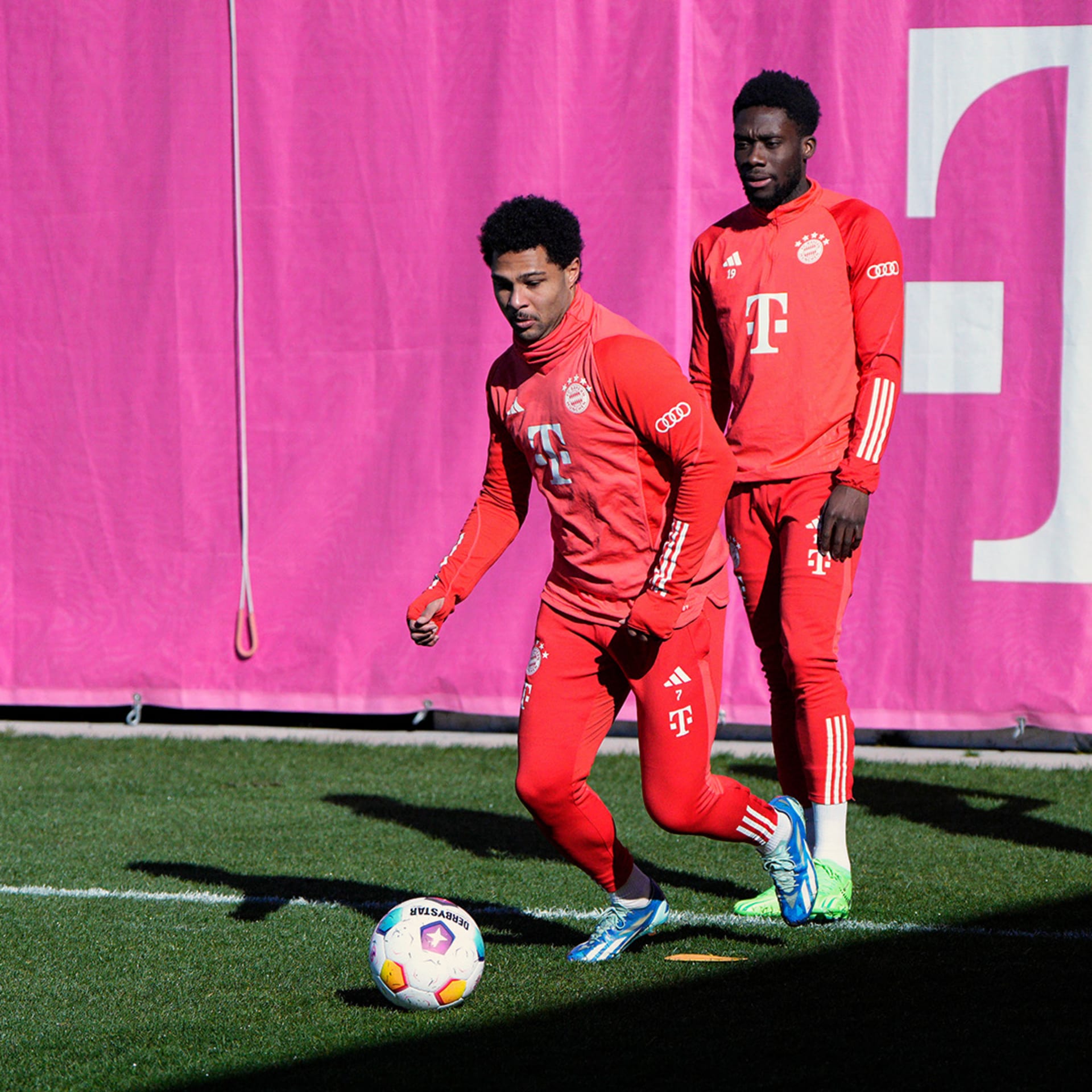 Gnabry and Davies resume squad training