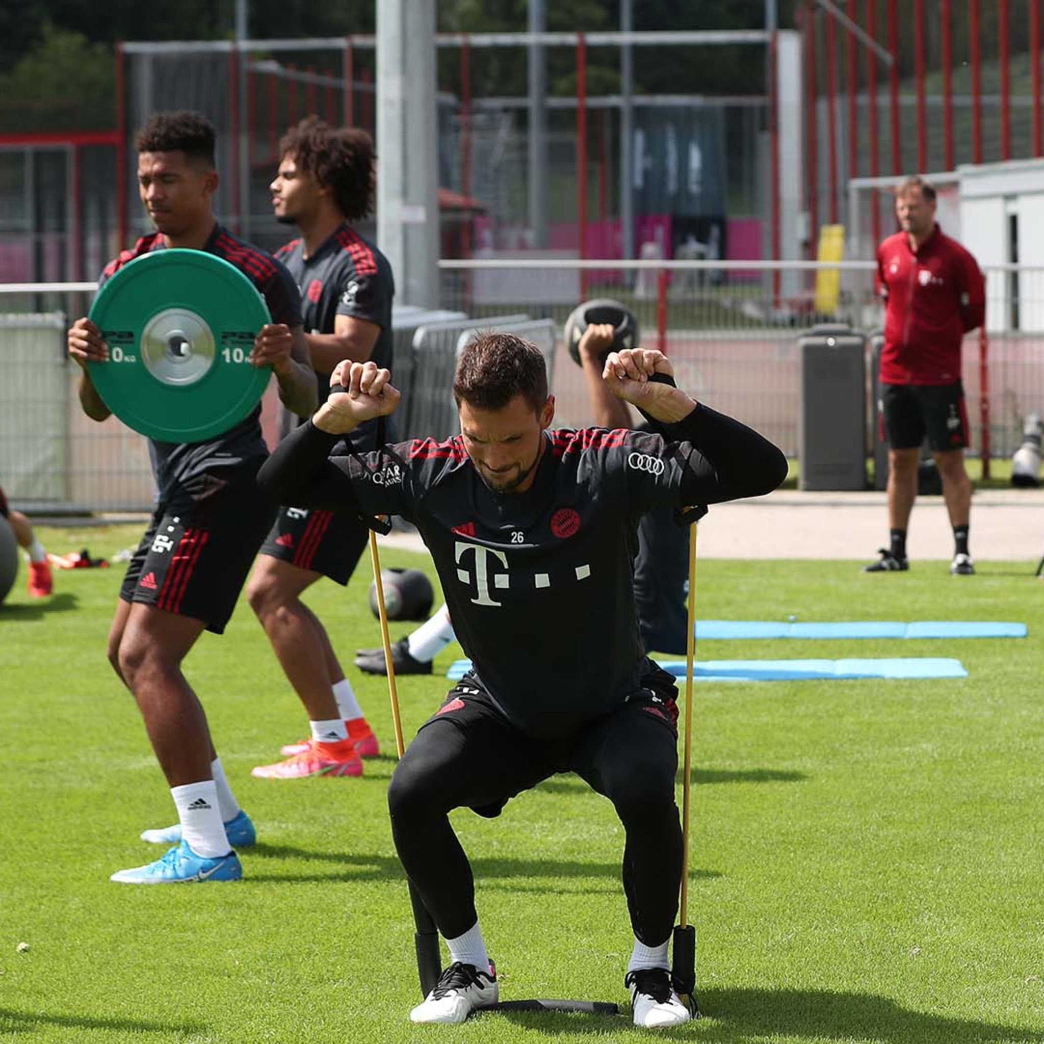Kraftzirkel Und Spielformen Zum Abschluss Der Ersten Trainingswoche Des Fc Bayern