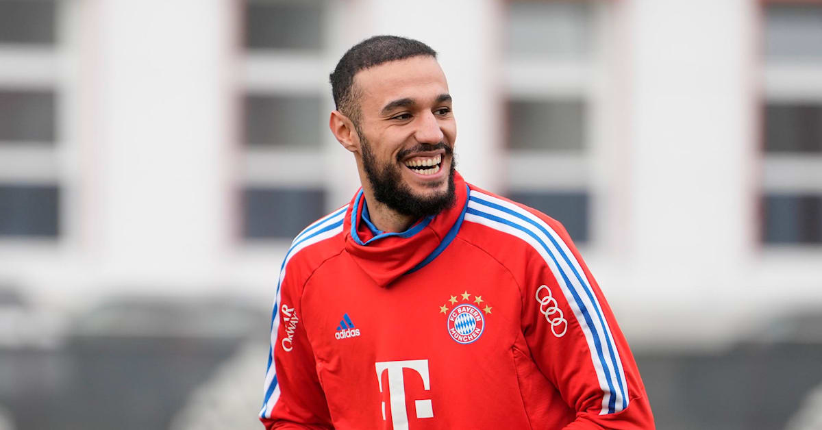 Noussair Mazraoui Back In FC Bayern Squad Training