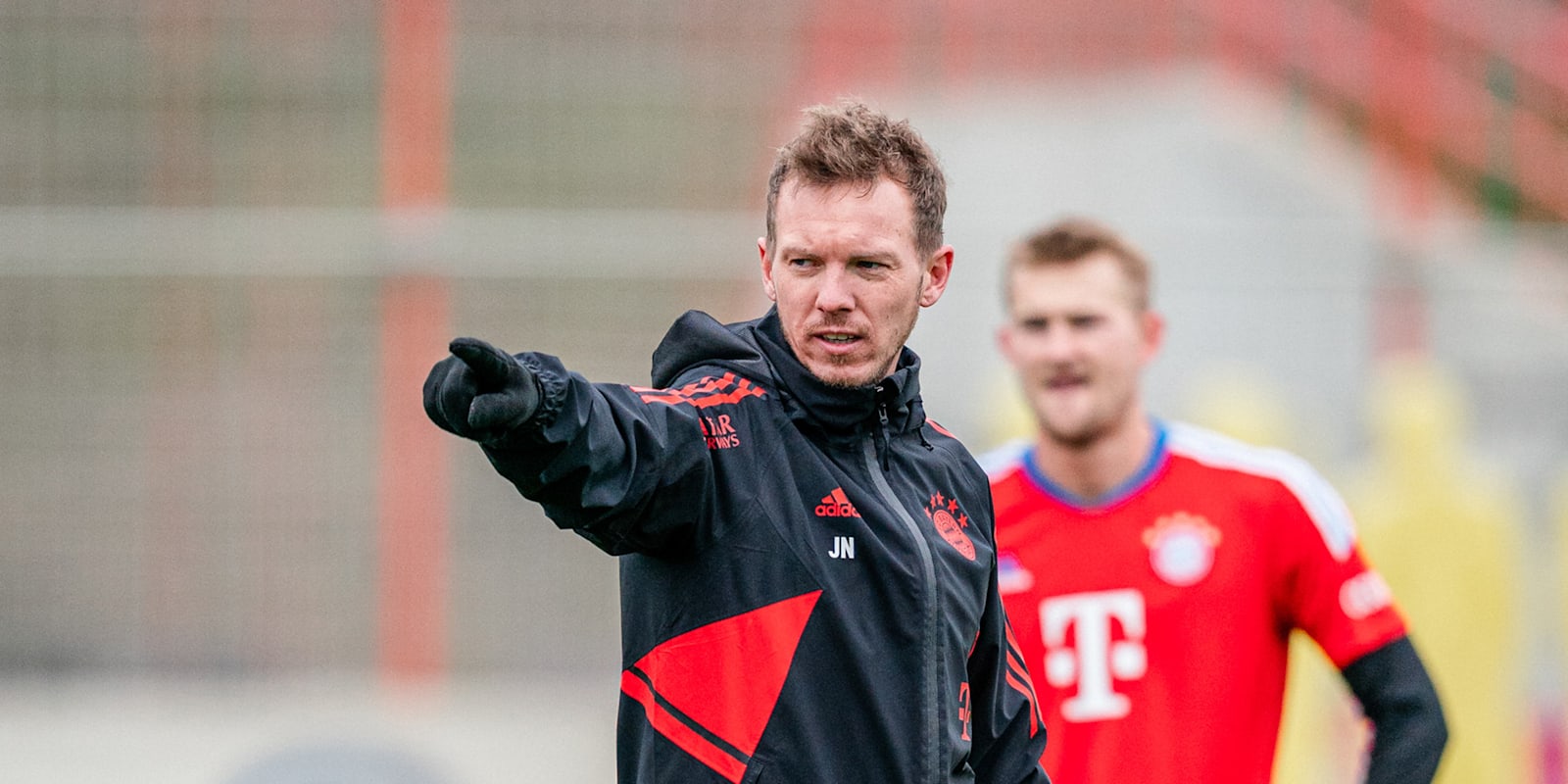  Nagelsmann welcomes training group before leaving for Doha Bildidee 