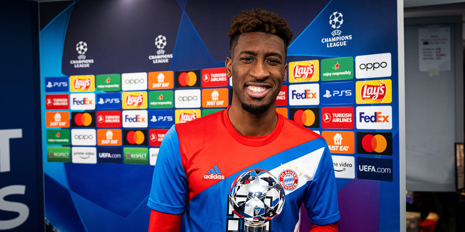 King Coman reigns supreme at the Parc des Princes FC Bayern