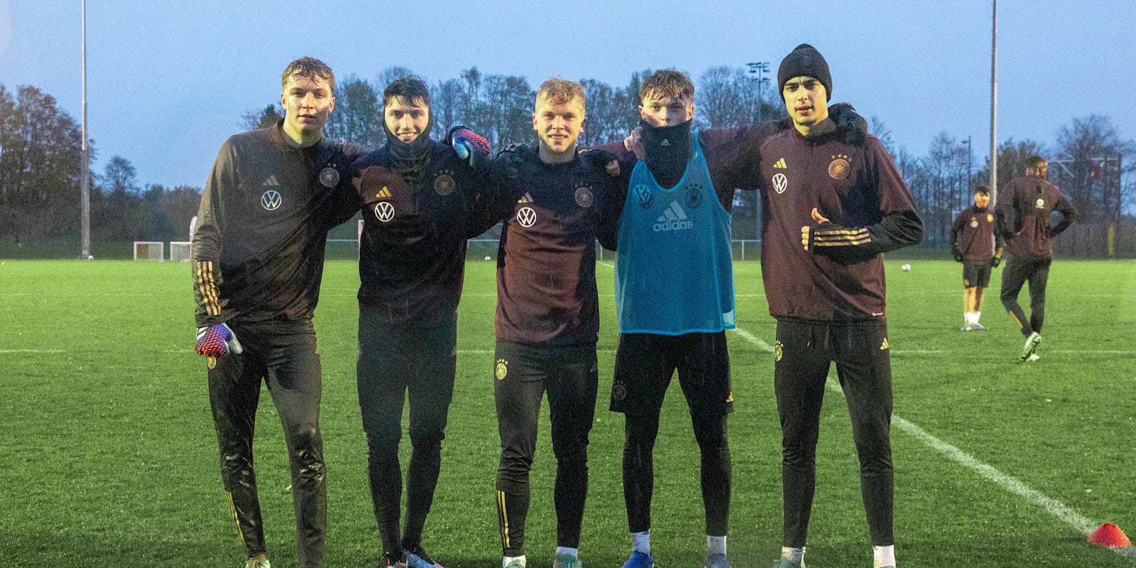 Mit 5 Bayern-Spielern: Deutsche U20-Nationalelf trainiert am Campus