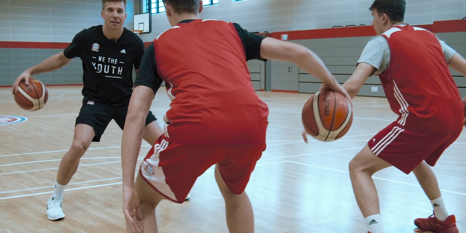 200225_fcbb_basketballtutorials_dribbling_website16zu9