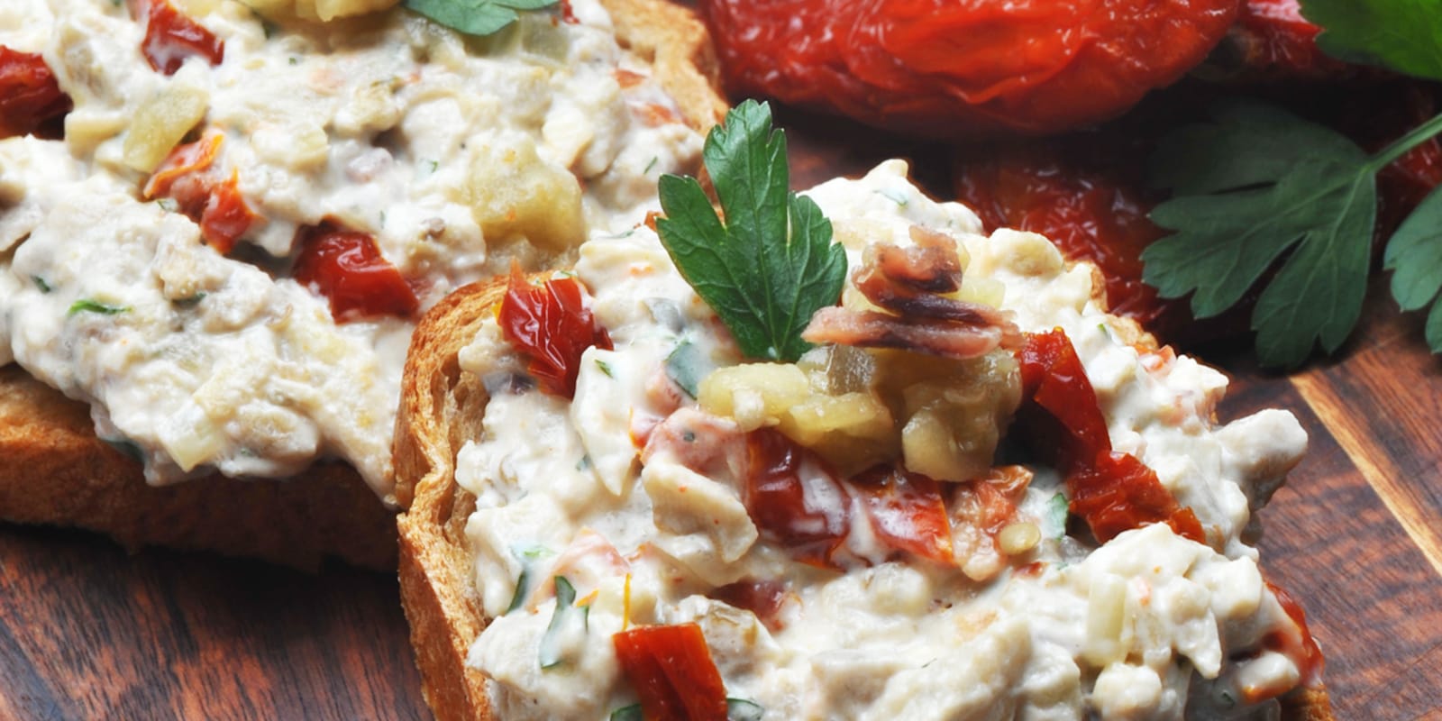 Frischkäseaufstrich mit getrockneten Tomaten