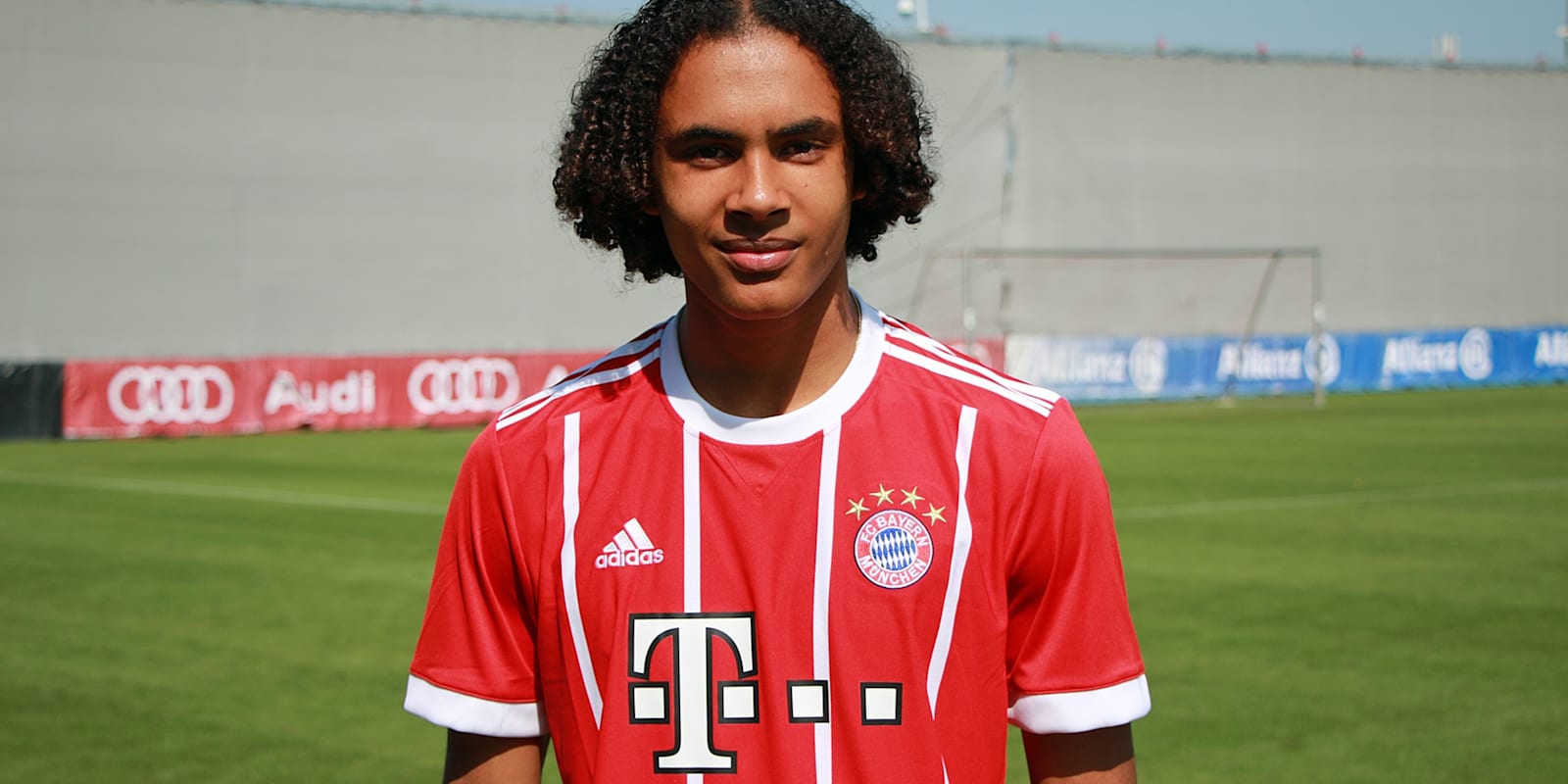 zirkzee_fcb_250817