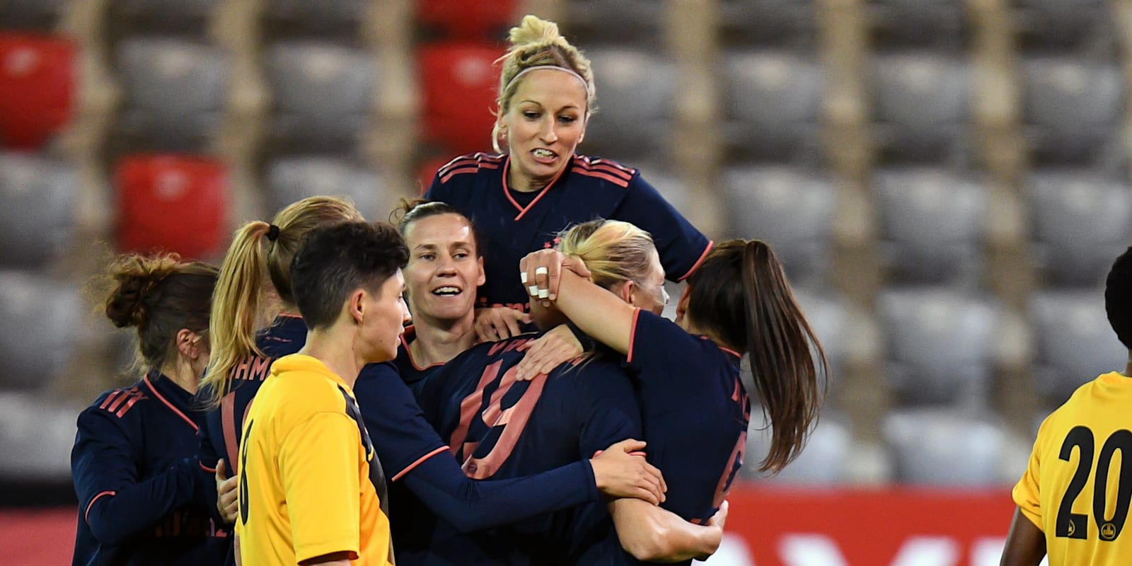 301019_fcb-frauen_kazygurt