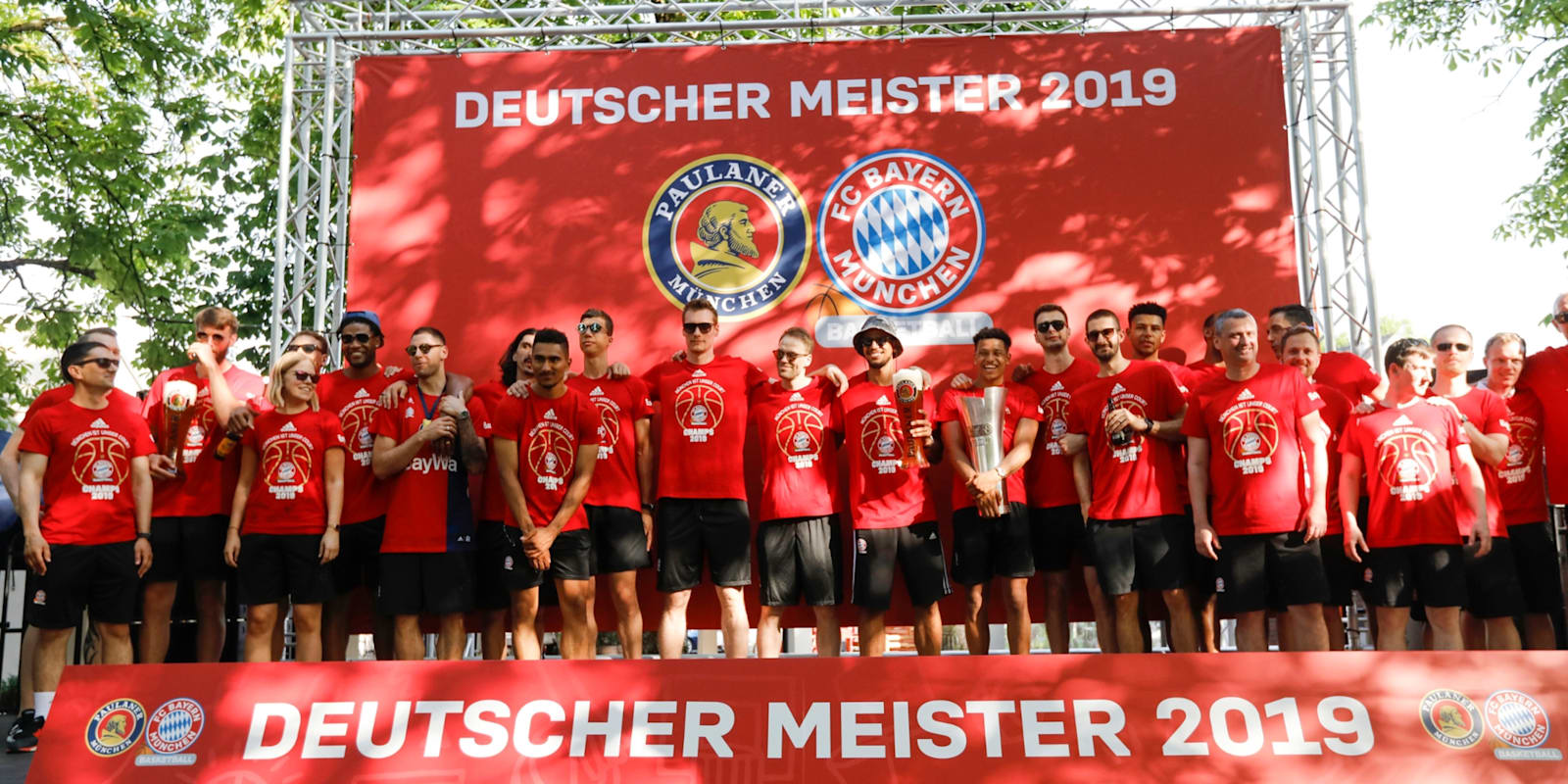 meisterfeier_fcbb_offizielles_mannschafts-foto_crauchensteiner