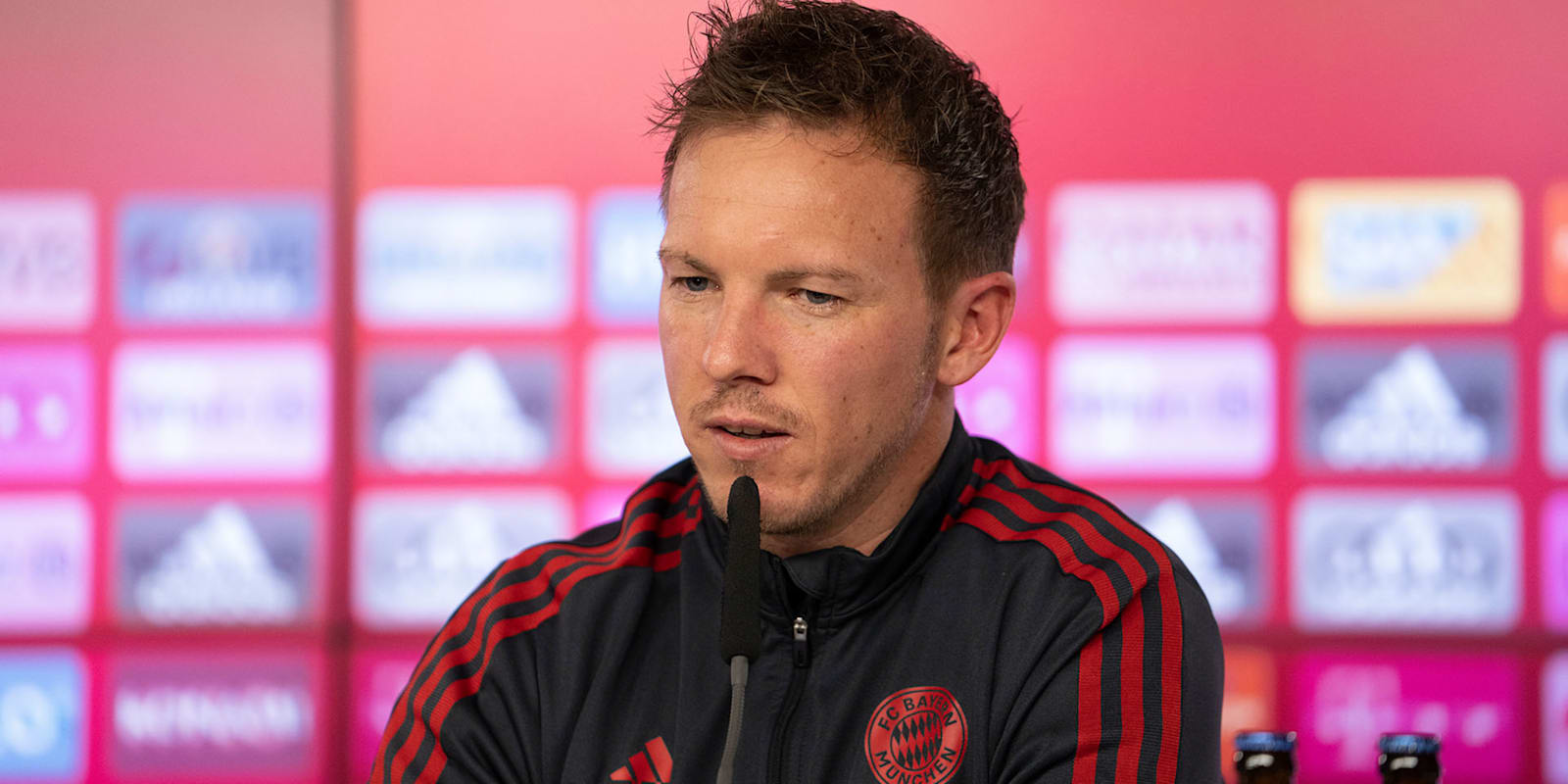 211126_Nagelsmann01_DON