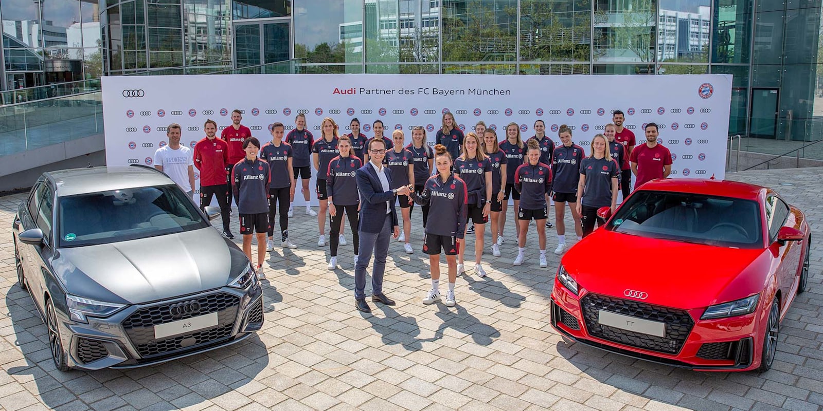 220509_Audi_FCB-Frauen_Schluesseluebergabe
